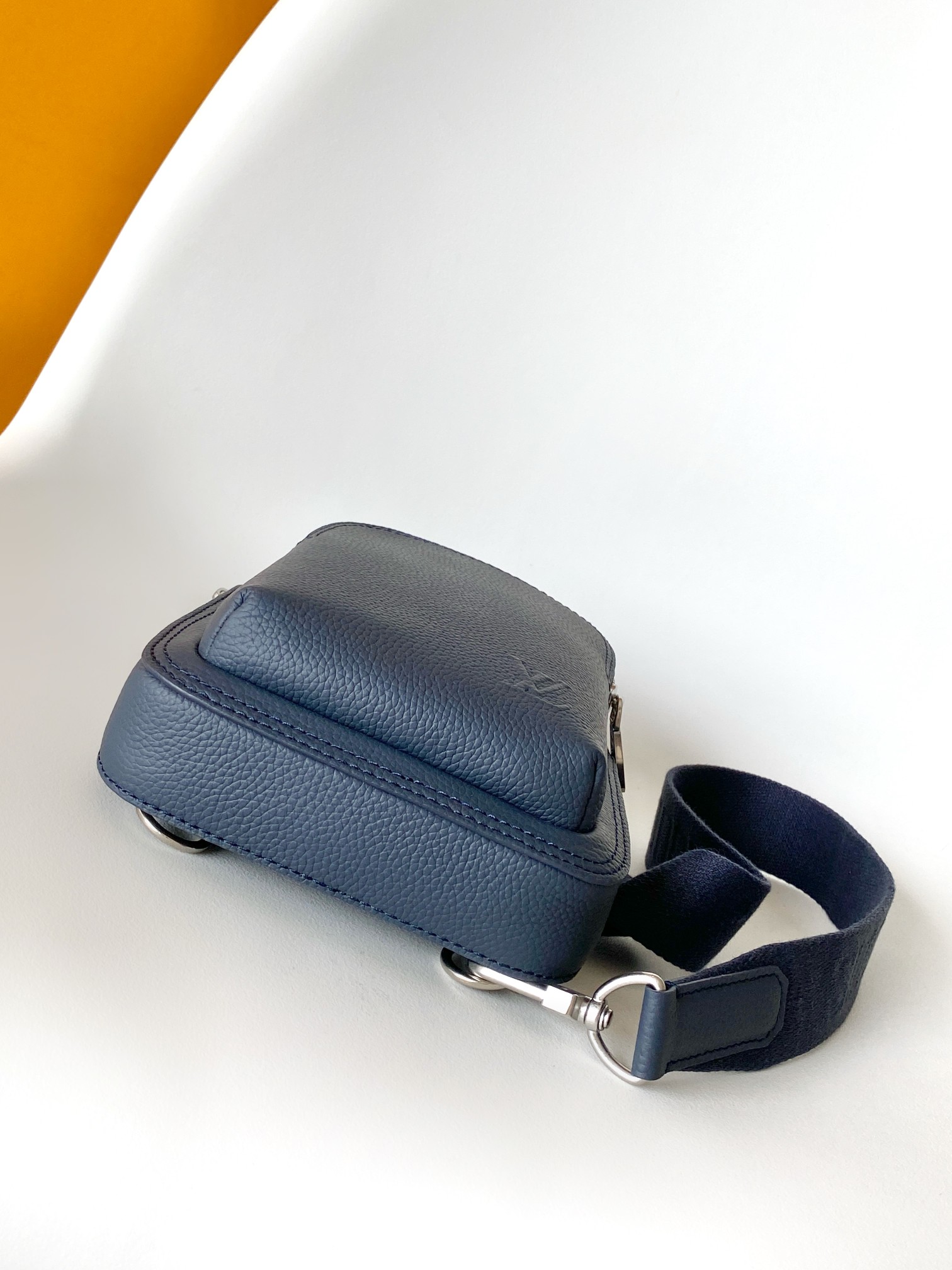 Louis Vuitton LV Aerogram Avenue Sling Bag PM - Image 6