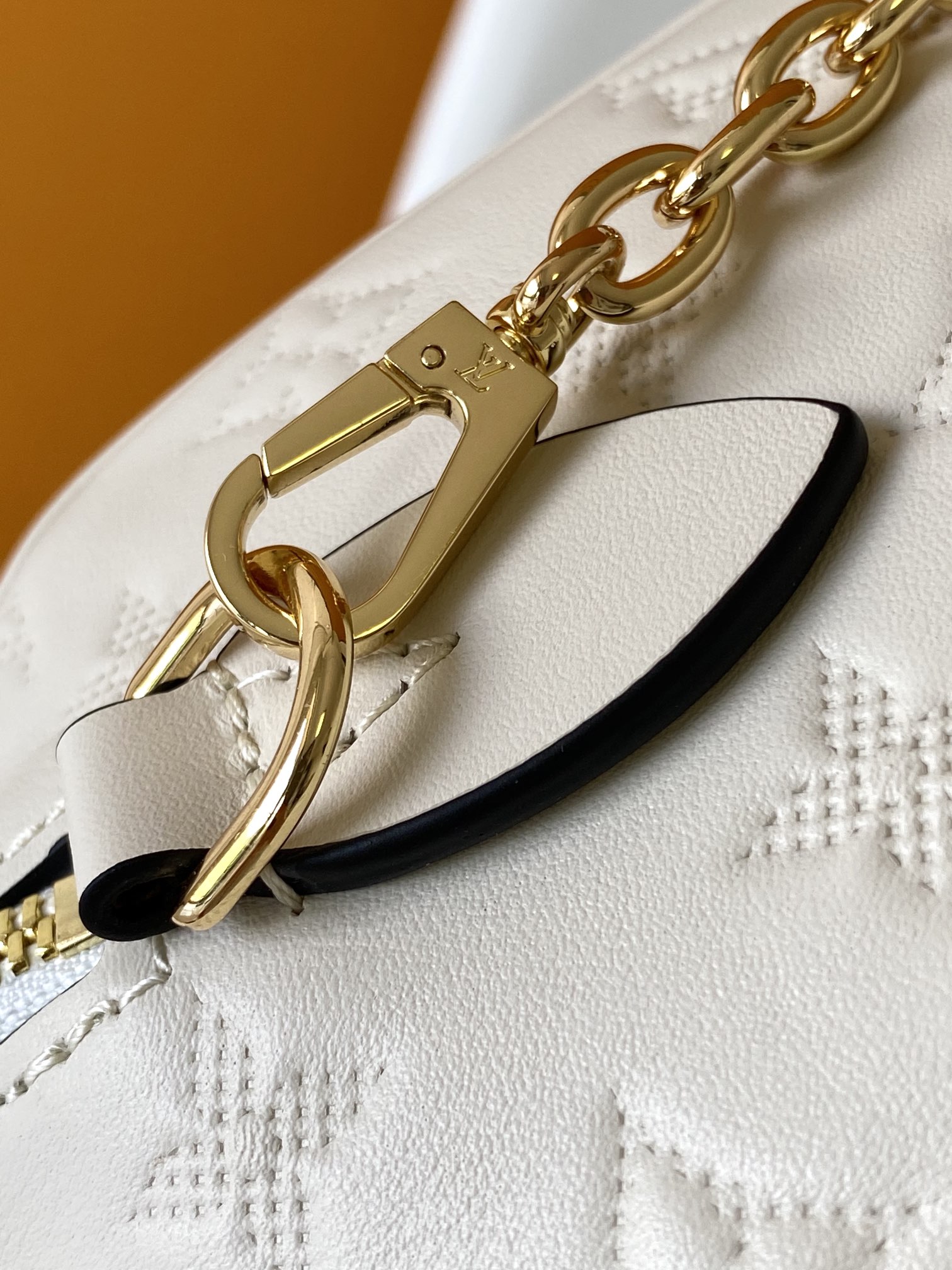 Louis Vuitton Speedy Bandouliere 20 Crossbody Bag in Monogram Empreinte Leather - Image 6
