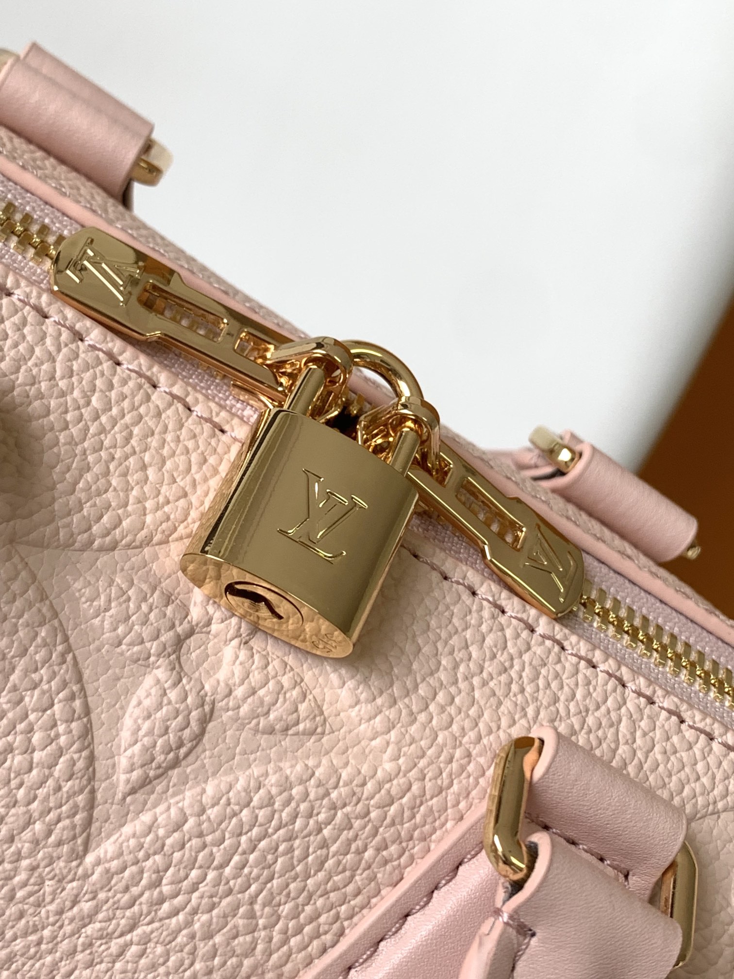 Louis Vuitton Speedy Bandouliere 20 Monogram Empreinte Leather Crossbody Bag - Image 6