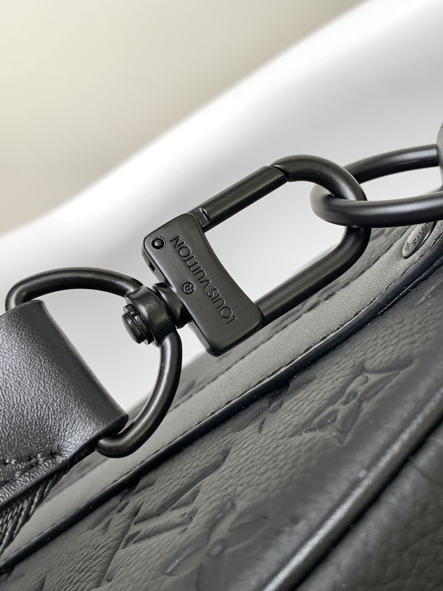 Louis Vuitton Keepall Bandoulière 35 Travel Bag in Monogram Eclipse Canvas - Image 6