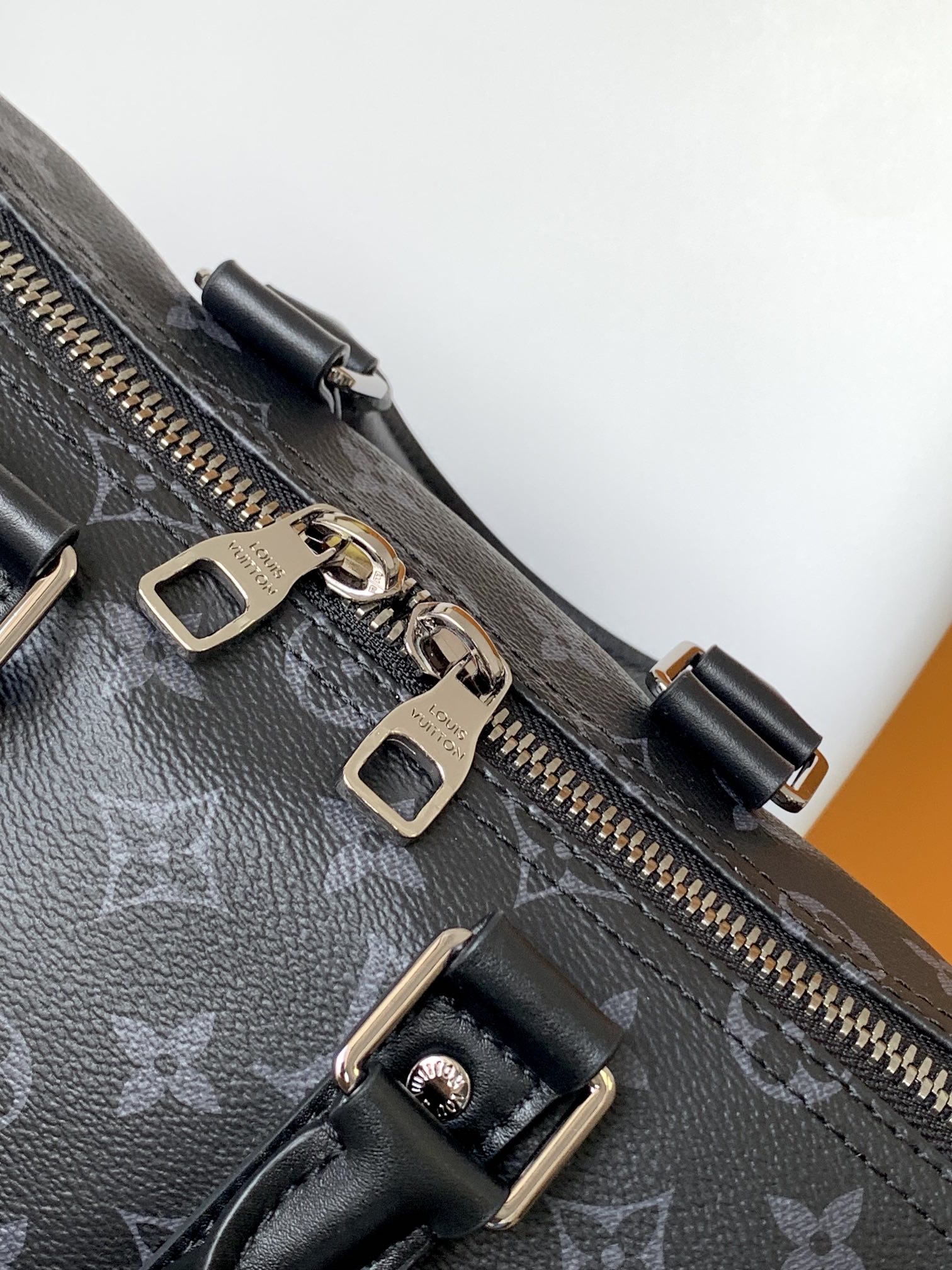 Louis Vuitton Keepall Bandoulière 35 Travel Bag in Monogram Eclipse Canvas - Image 6