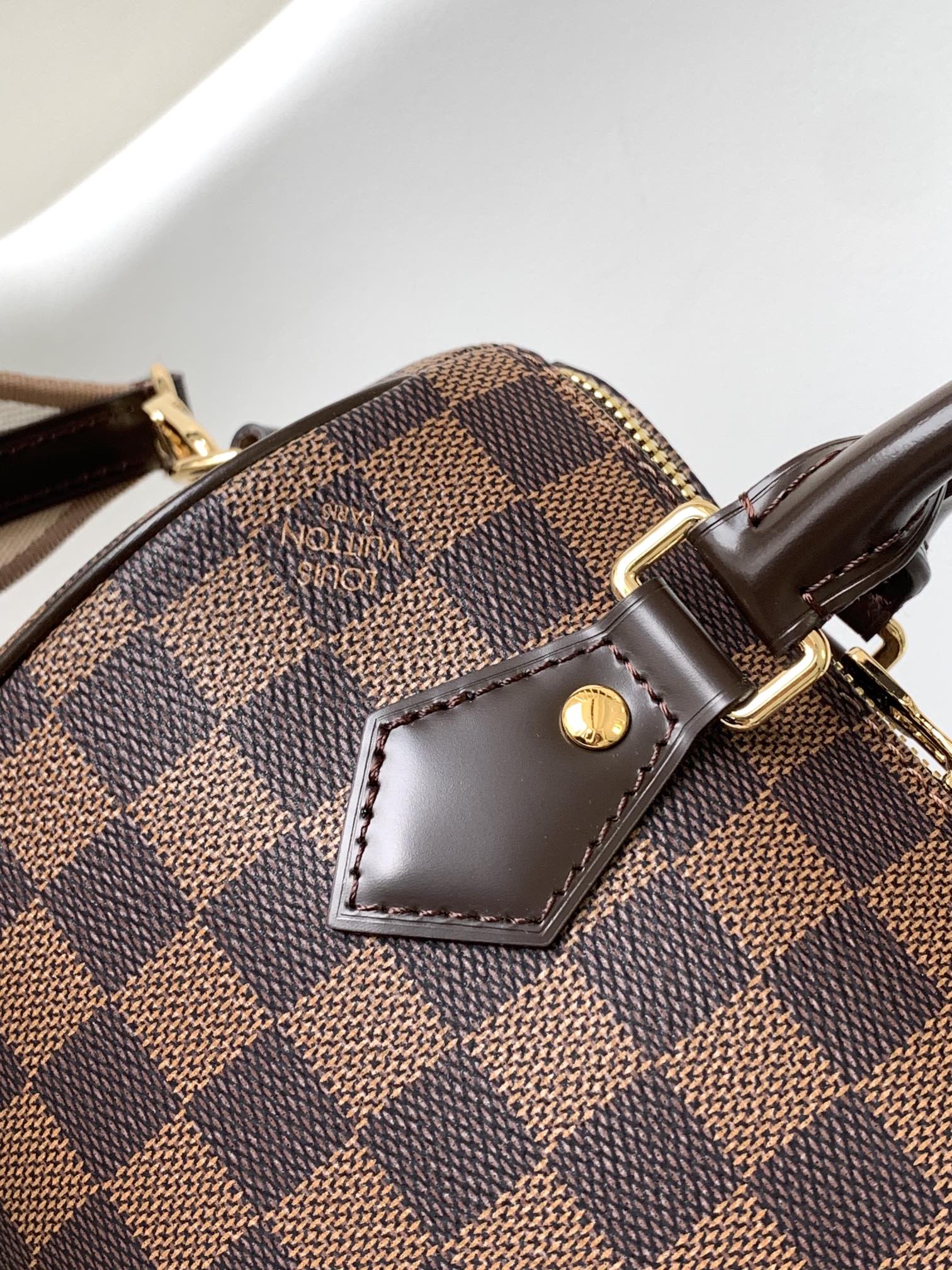 Louis Vuitton Speedy Bandoulière 20 Crossbody Bag - Image 6