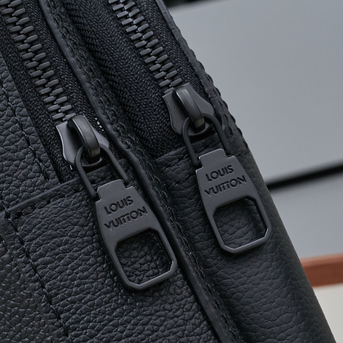 Louis Vuitton Avenue Sling Bag PM - Image 6