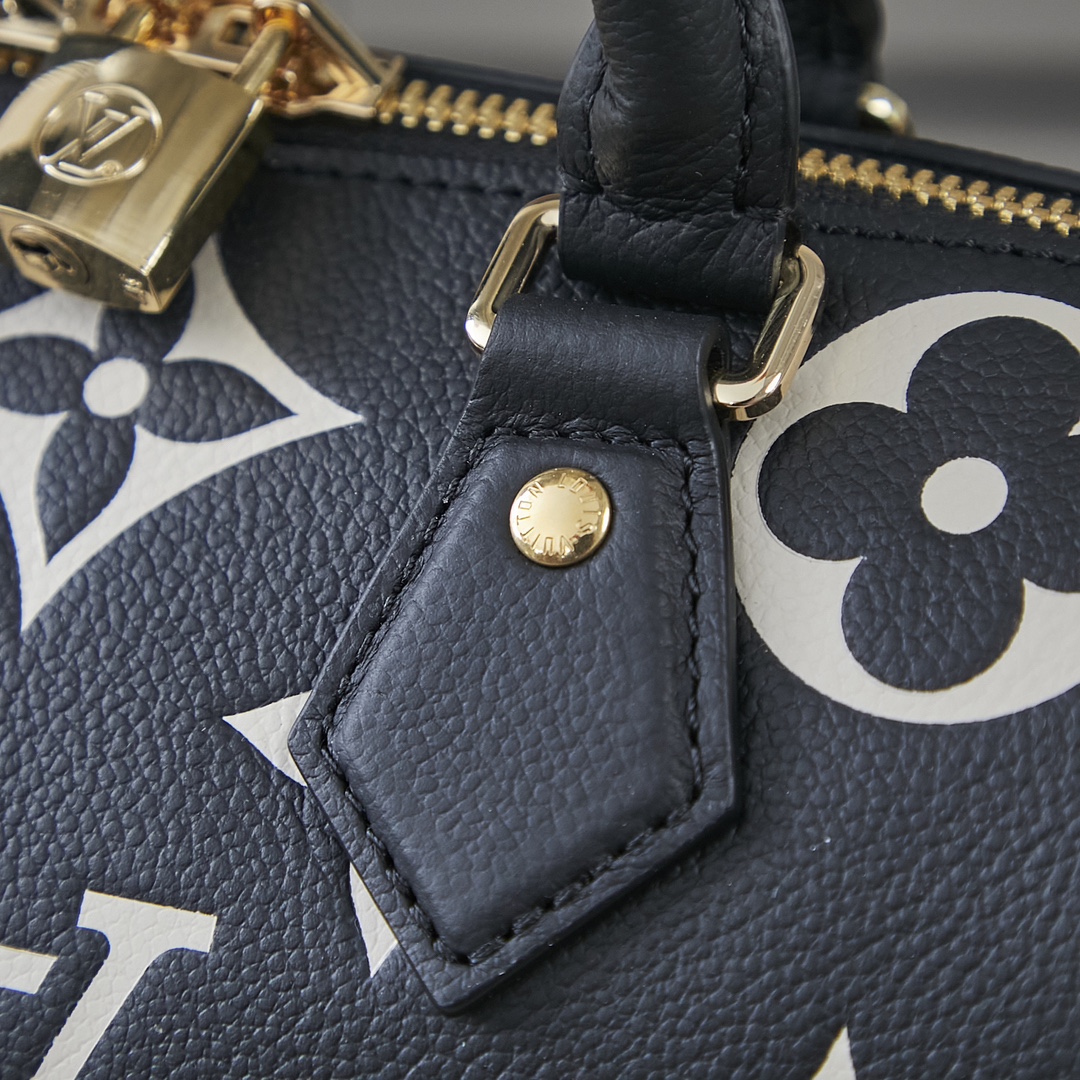 Louis Vuitton Speedy Bandouliere 20 Monogram Empreinte Leather Crossbody Bag - Image 6