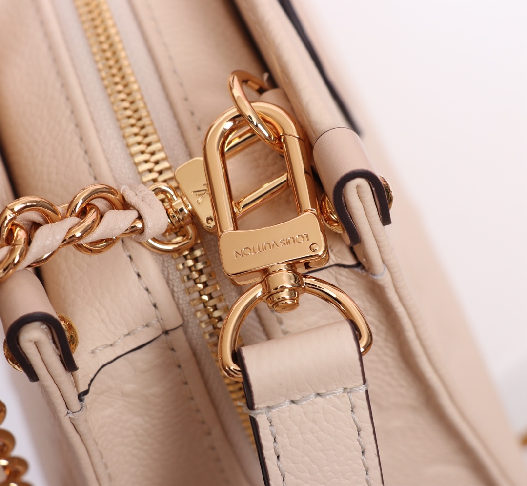 Louis Vuitton OnTheGo East West Handbag in Monogram Empreinte Leather - Image 6