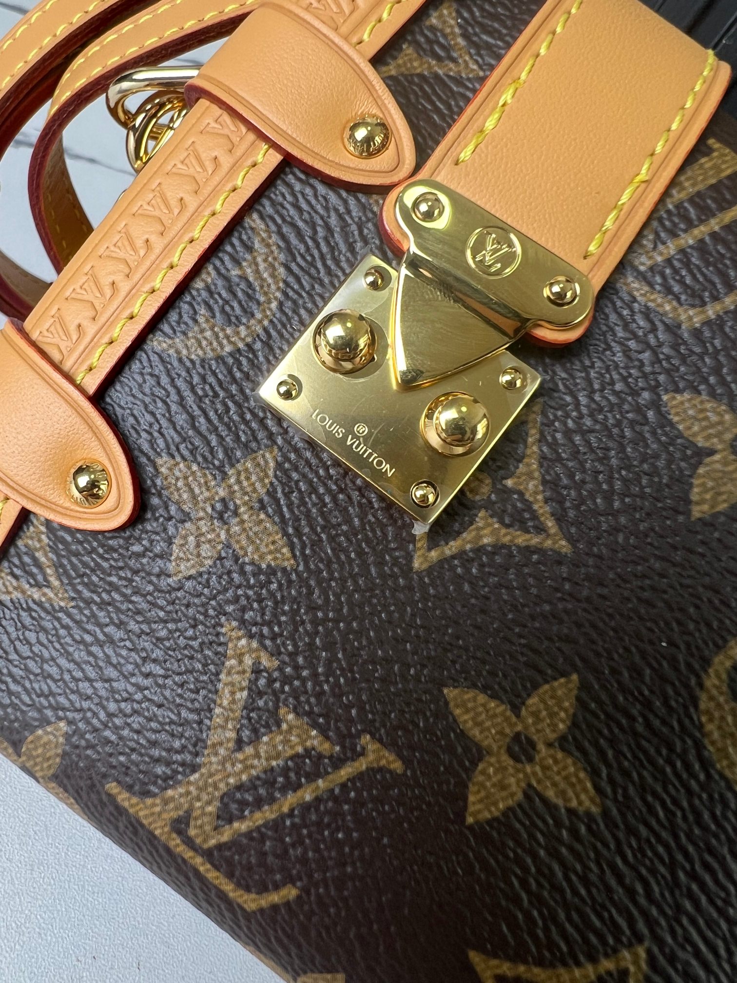 Louis Vuitton Monogram Box-Style Handbag M46815 - Image 6