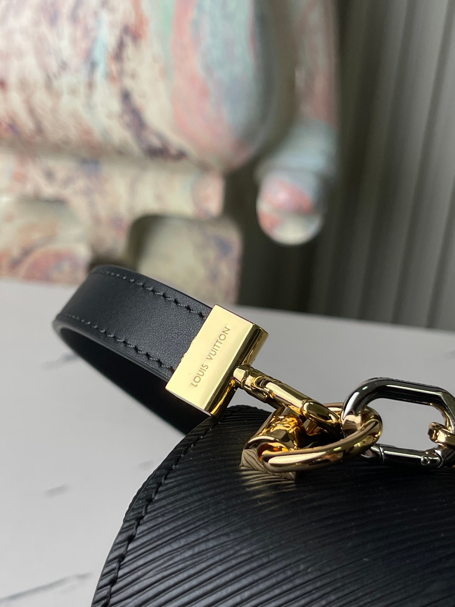 Louis Vuitton Twist Medium Shoulder Bag M22773 in Black - Image 6