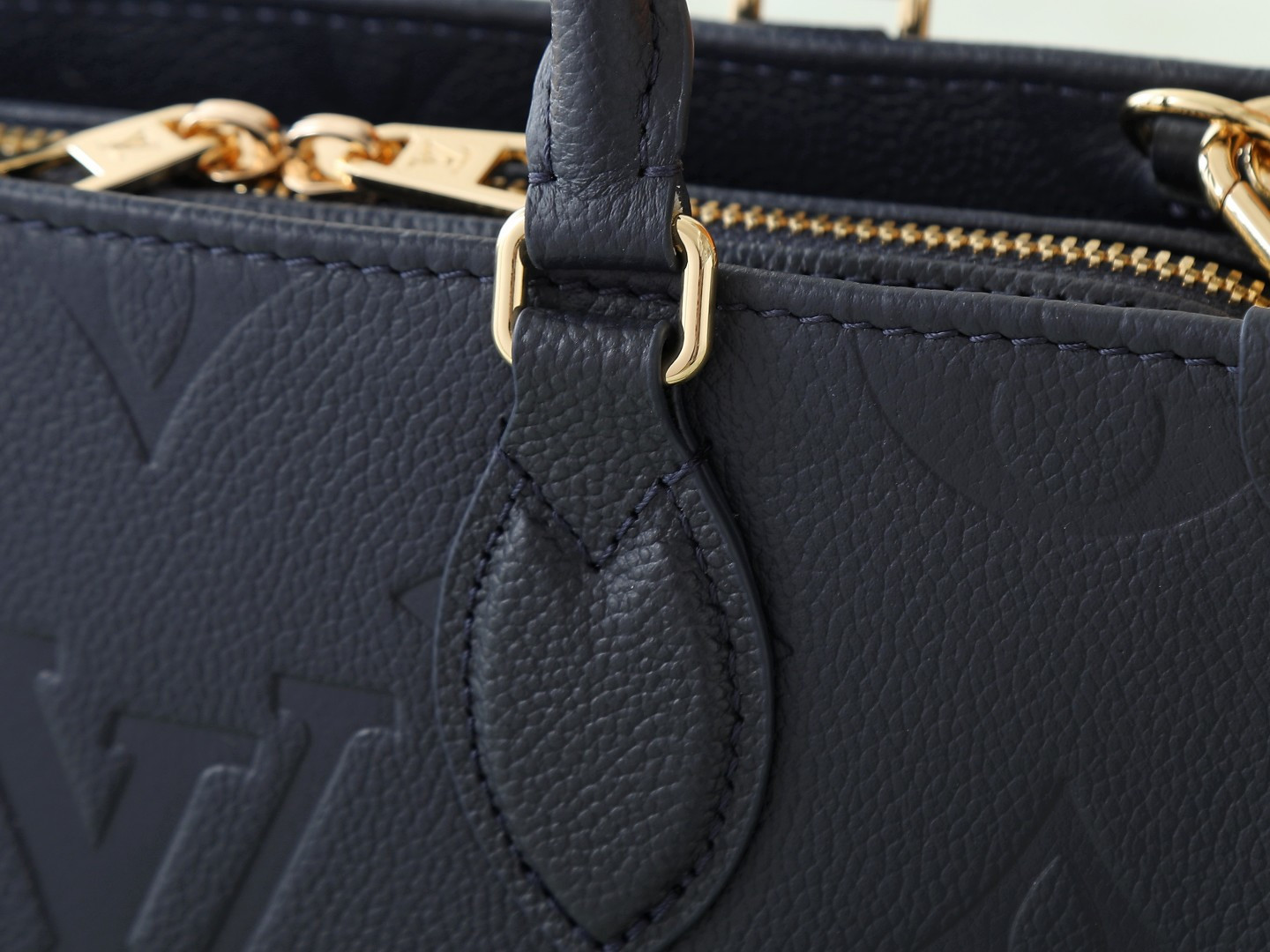 Louis Vuitton OnTheGo Small Handbag in Monogram Empreinte Leather - Image 6