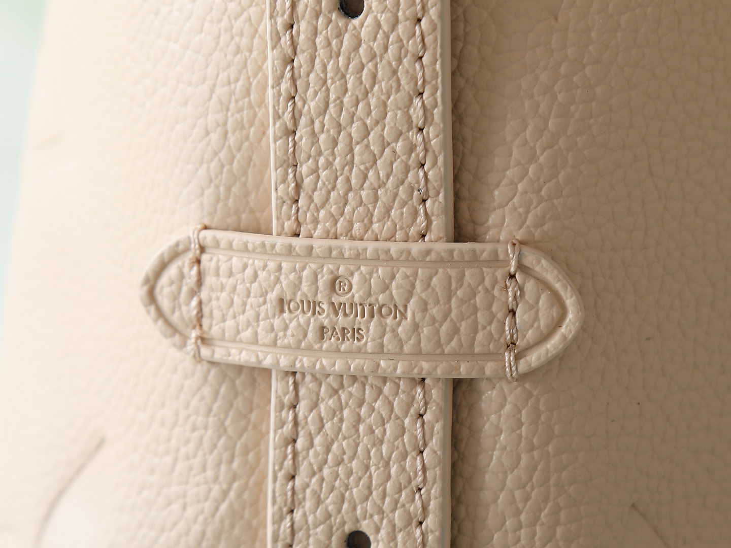 Louis Vuitton CarryAll Beige Leather Tote Bag - Image 6