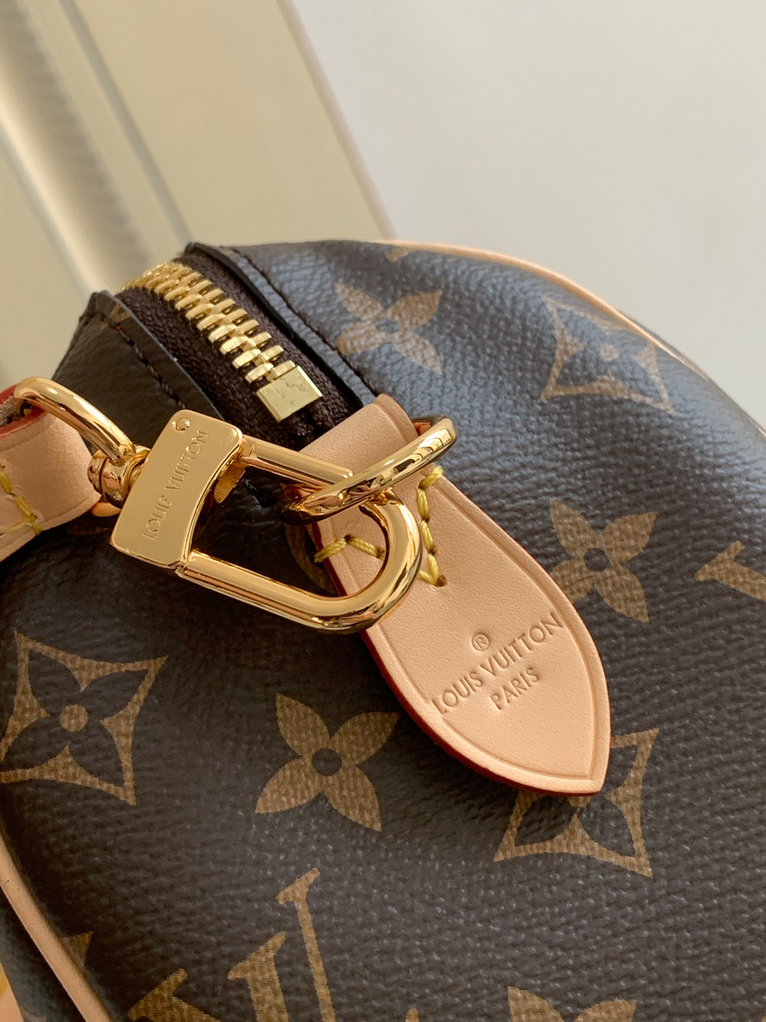 Louis Vuitton Speedy 20 Handbag in Damier Ebene Canvas - Image 6