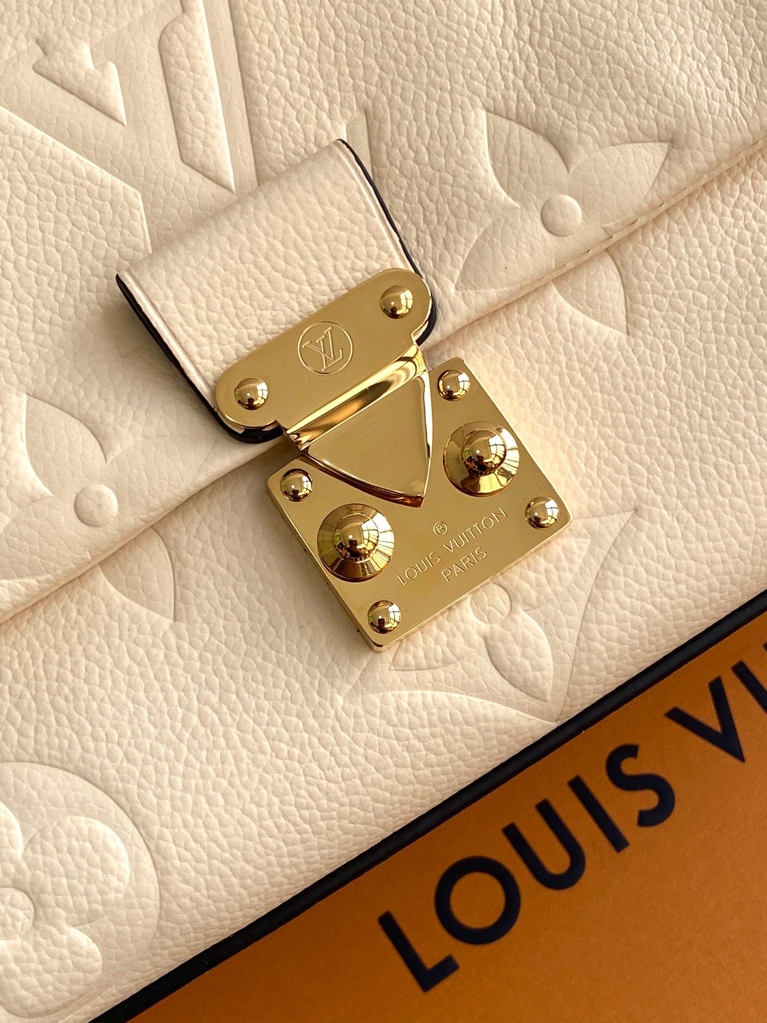 Louis Vuitton Madeleine BB Handbag - Image 6