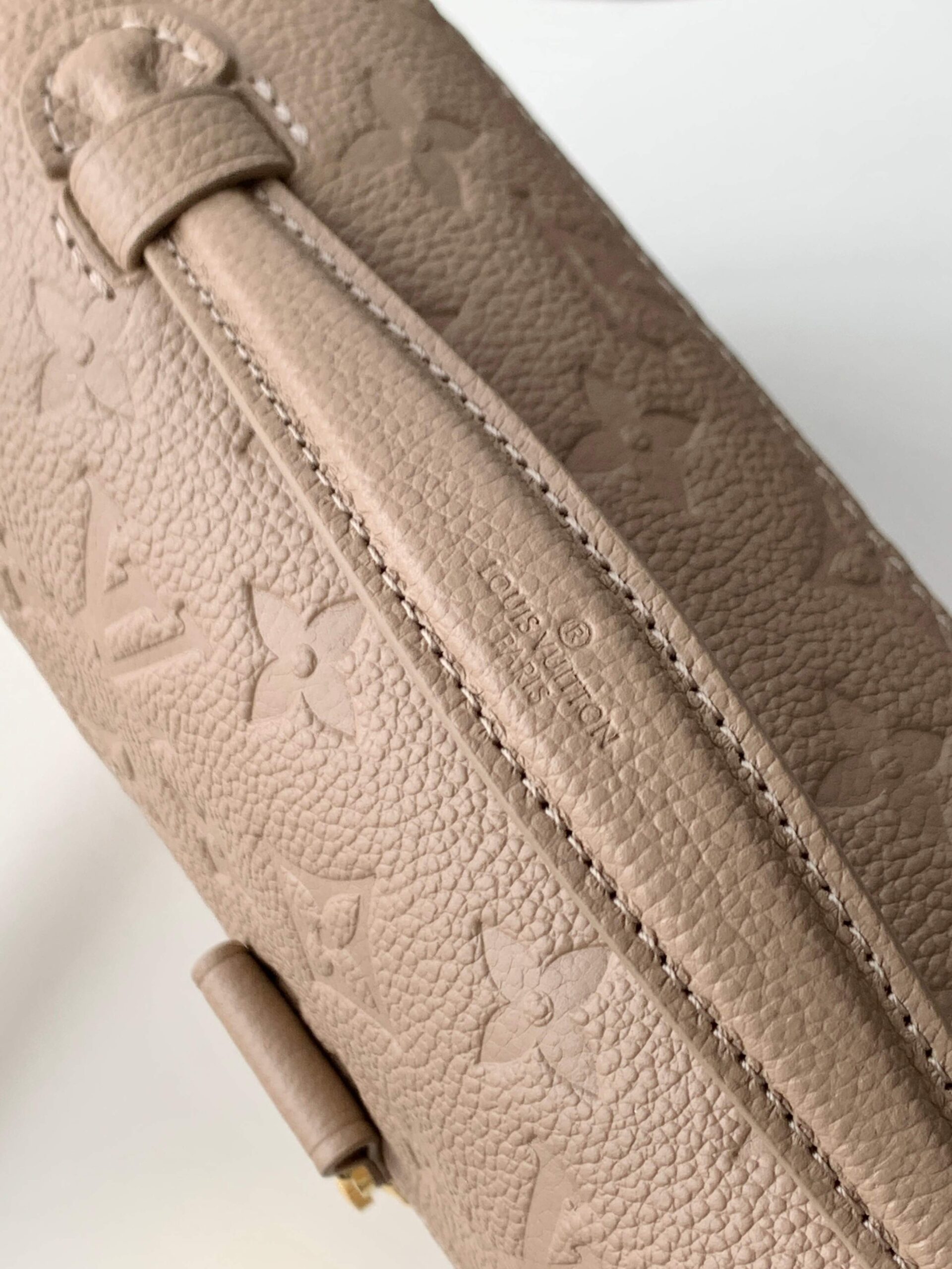 Pochette Metis East West Shoulder Bag in Monogram Empreinte Leather - Image 6