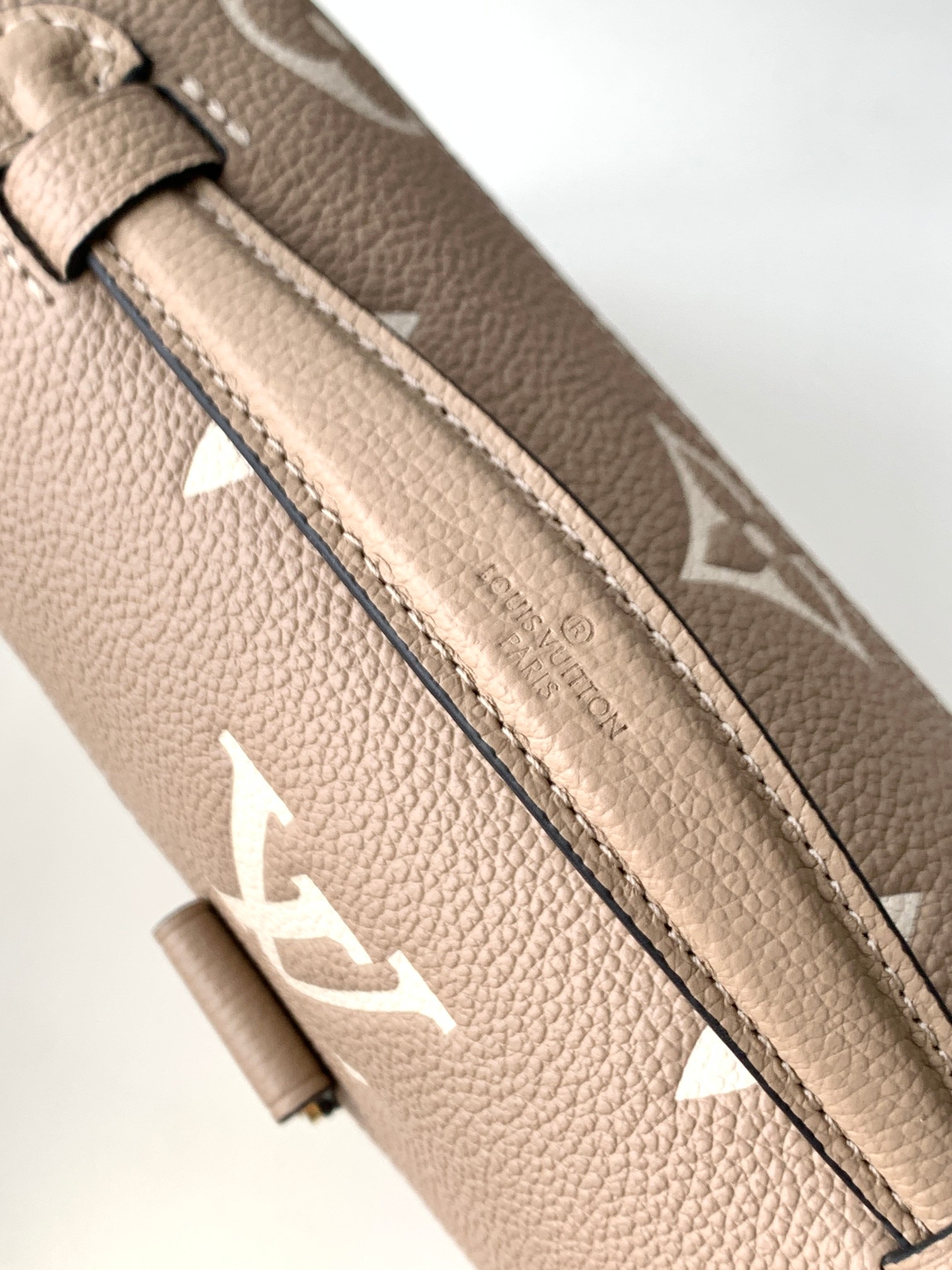Louis Vuitton Pochette Metis East West Crossbody Bag - Image 6