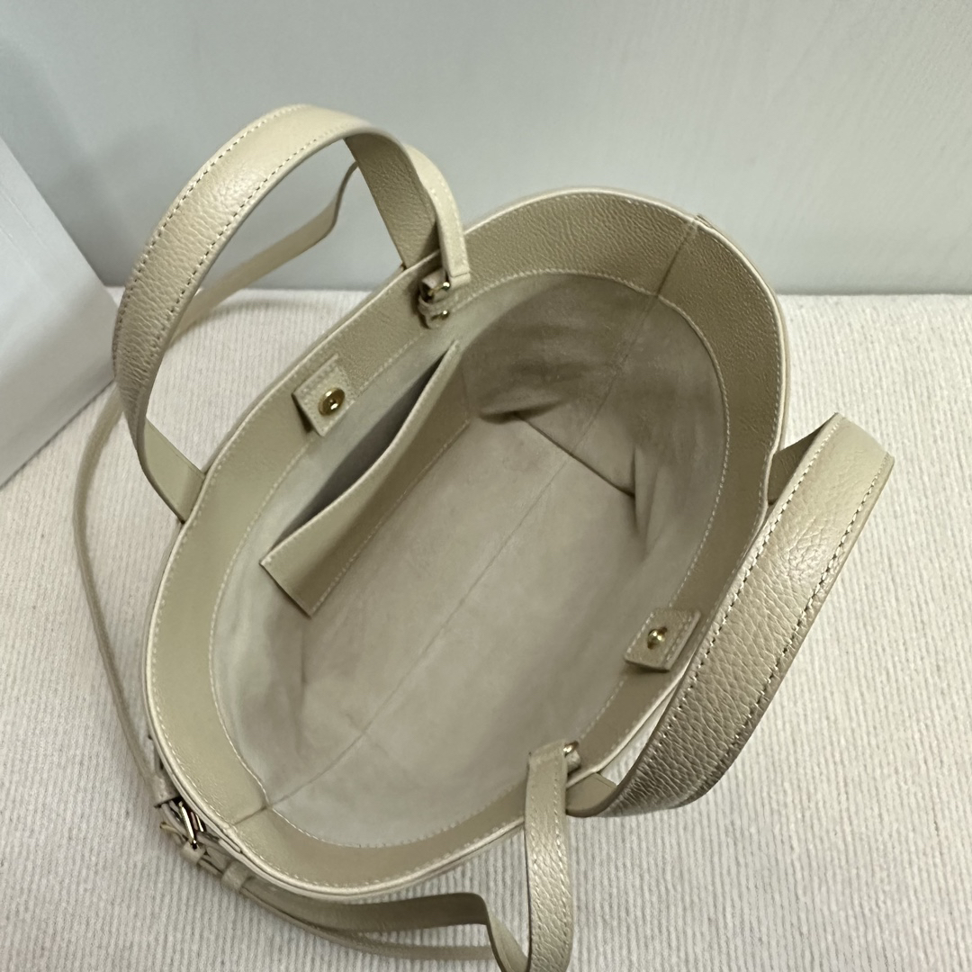 Cabas Anais Textured Leather Tote Bag - Image 6