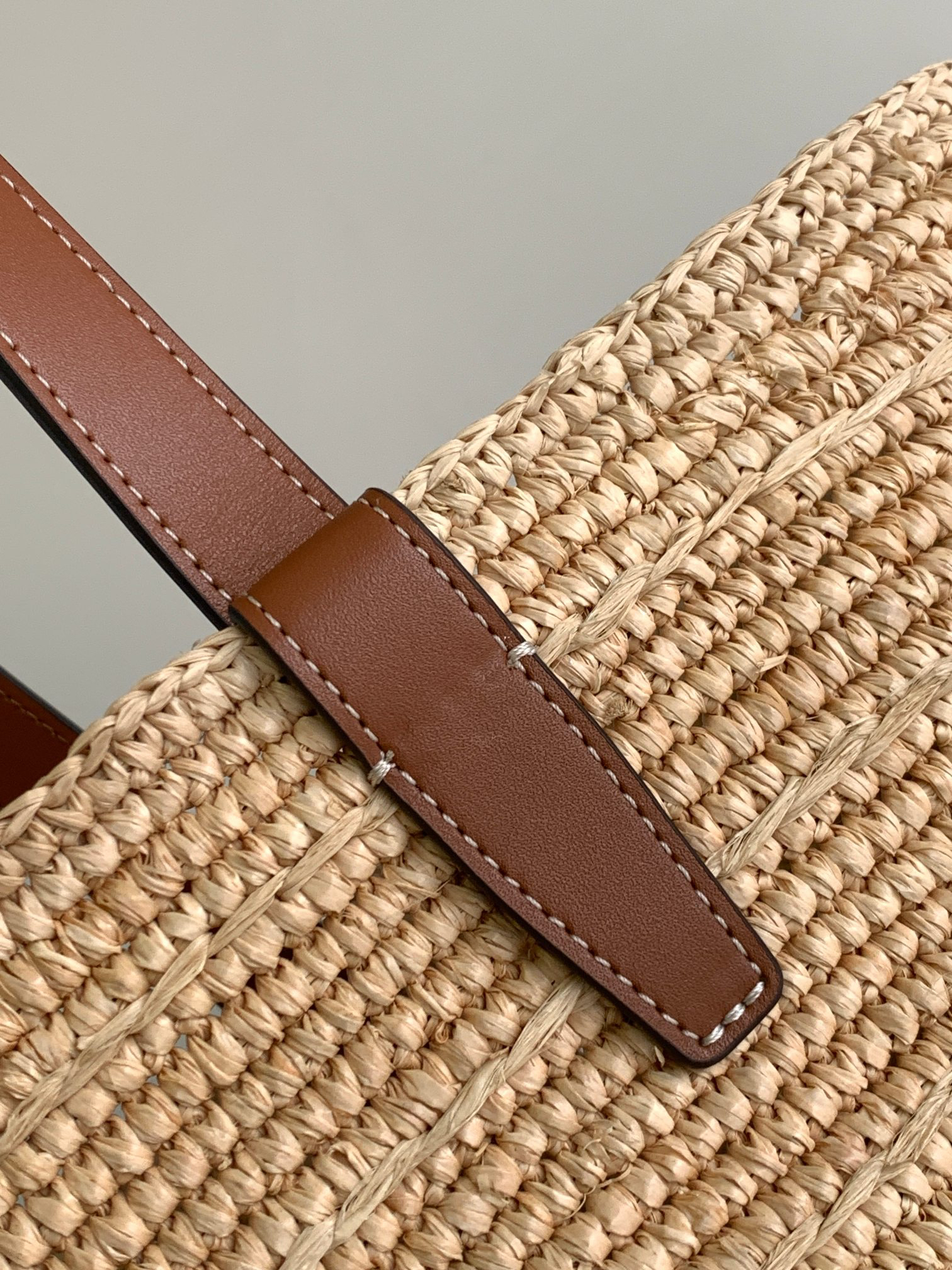 CELINE Medium Soft Classic Basket Bag in Natural Fiber and Calfskin - Image 6