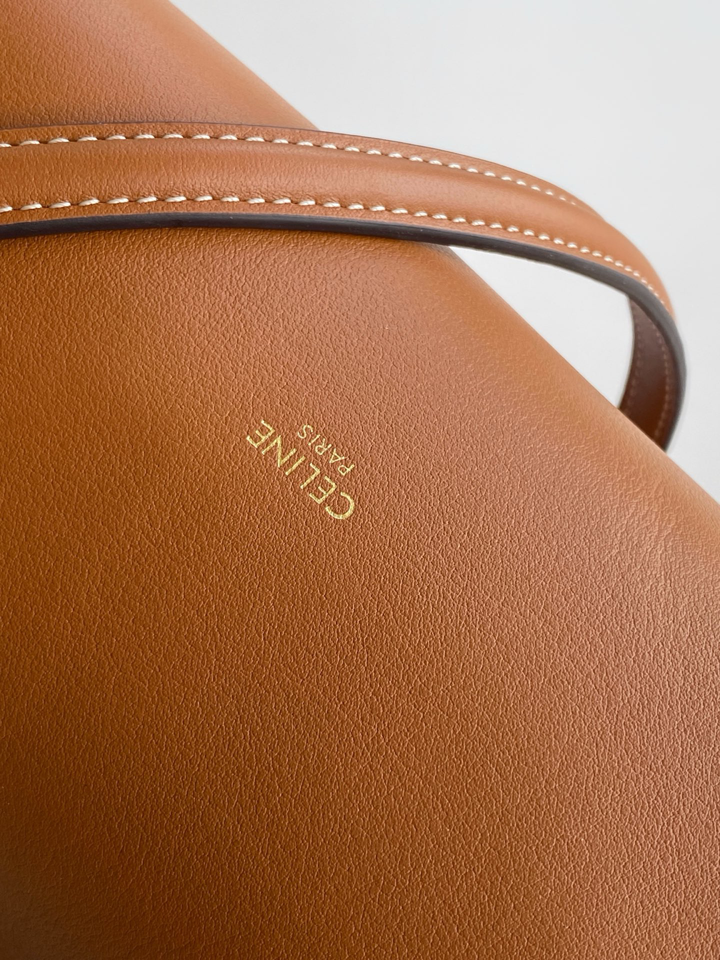 CE DOCTOR UCH Small Cowhide Handbag - Image 6
