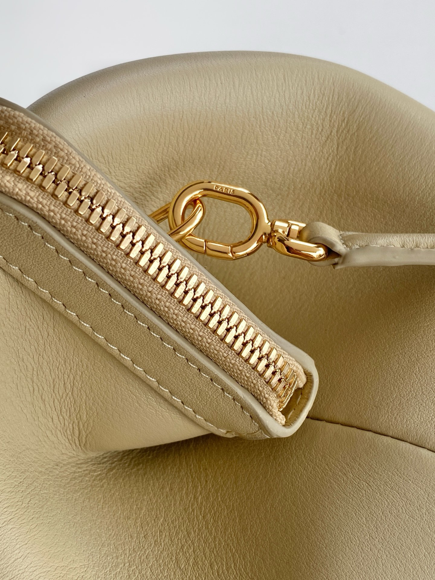 CE DOCTOR UCH Small Handbag 106N3 - Image 6