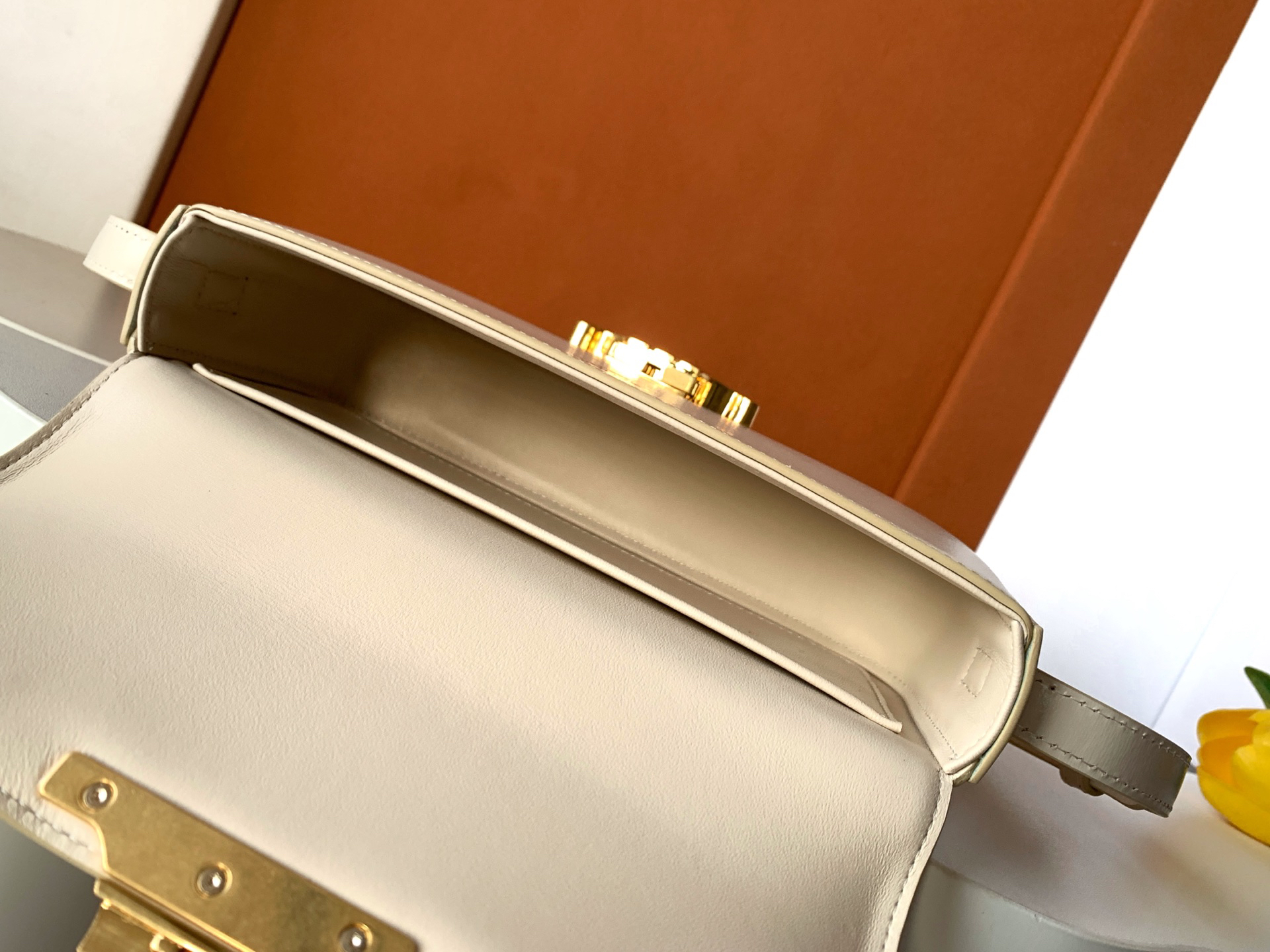 Full-Leather Arch Small Shoulder Bag - Image 6