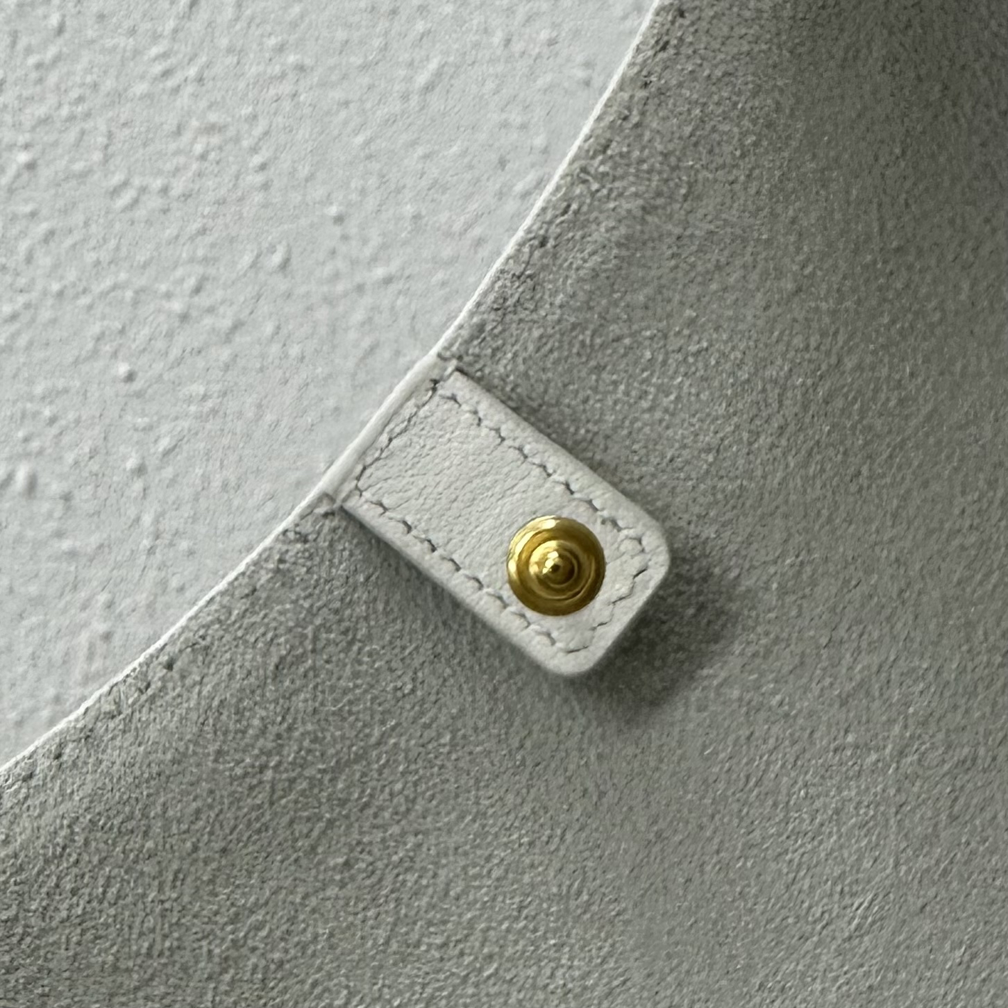 White Leather Hobo Crossbody Bag - Image 6