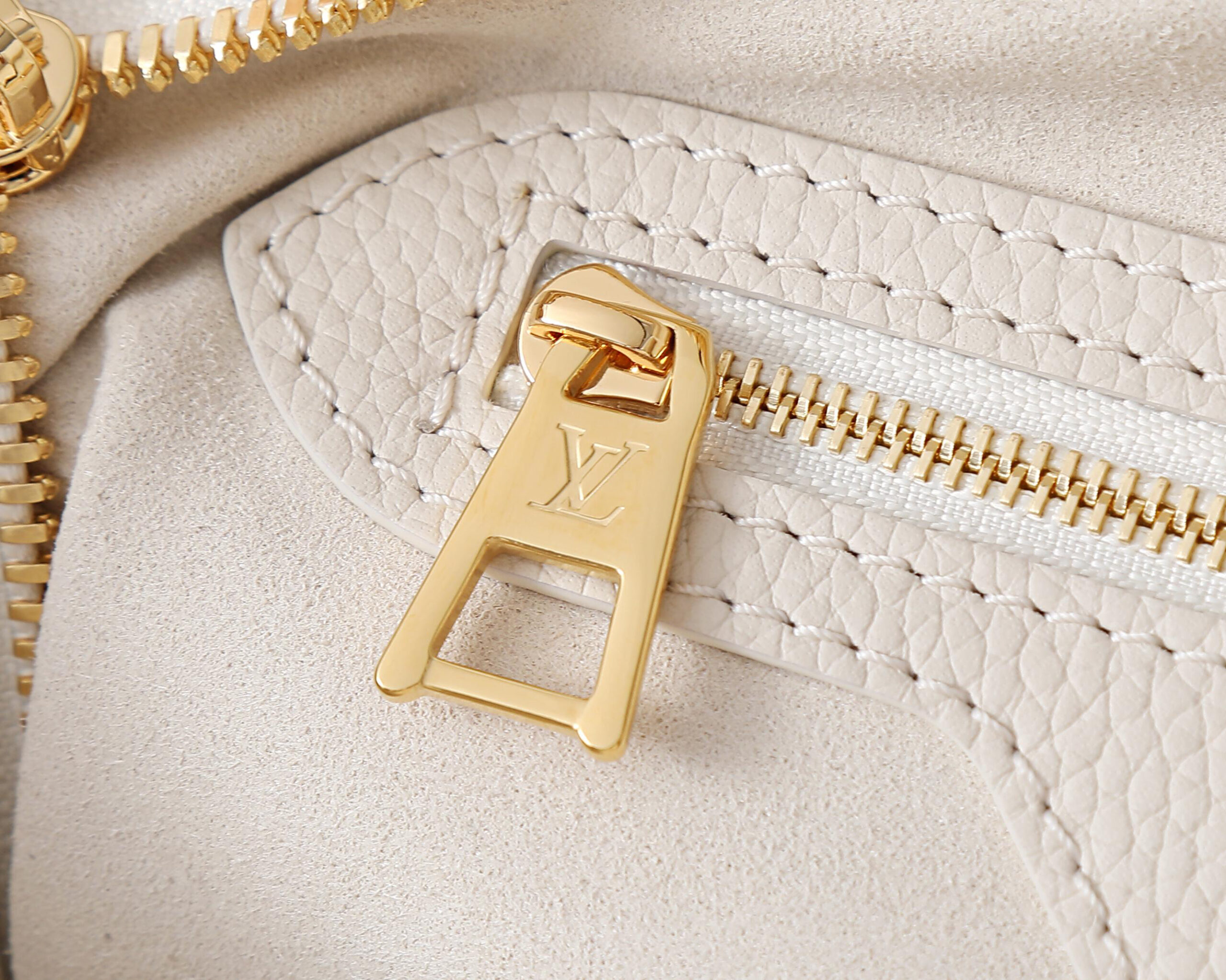 Louis Vuitton Speedy Bandouliere 25 LV Bliss Handbag - Image 6
