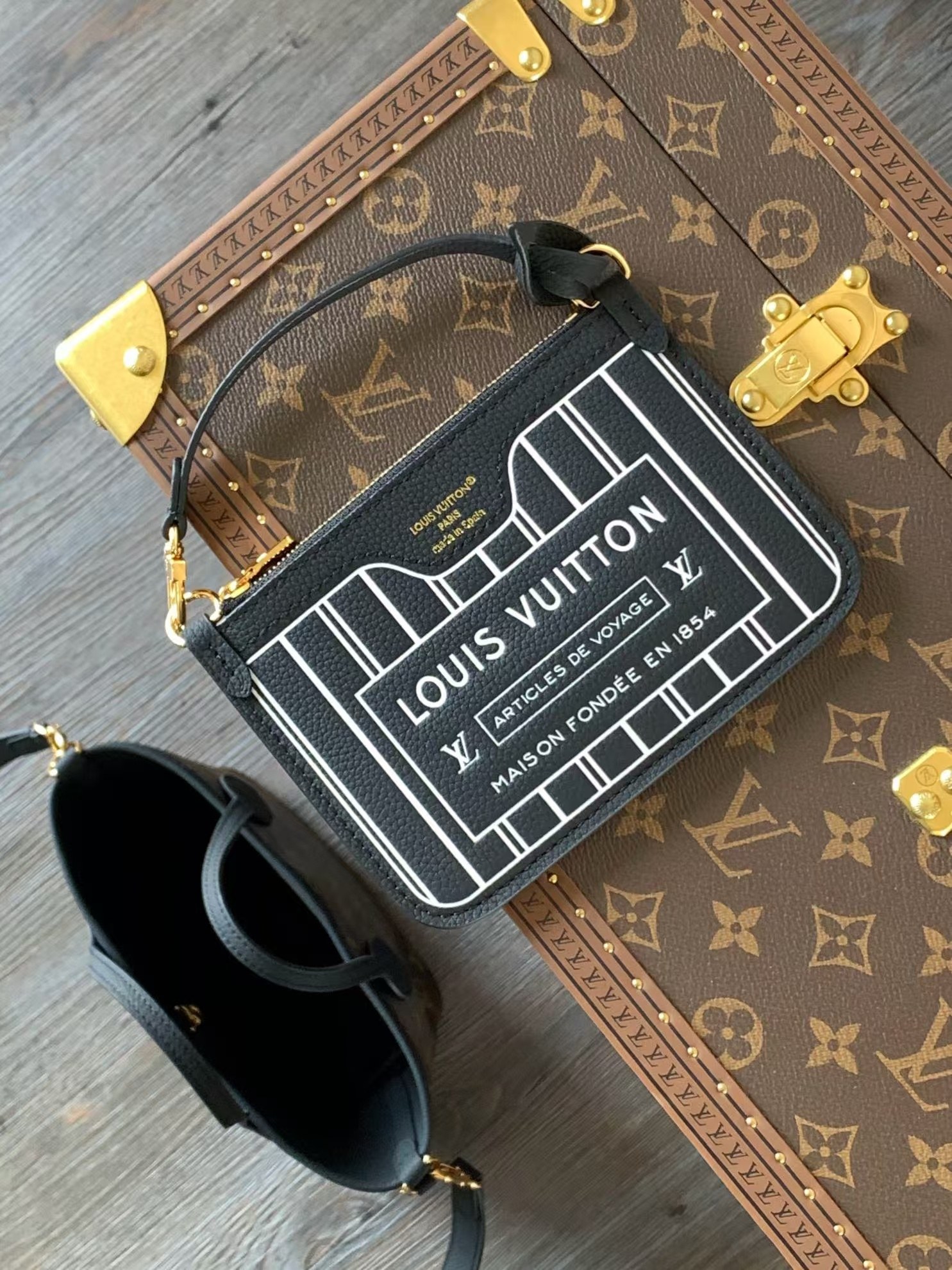 Louis Vuitton Neverfull Bandoulière Inside Out BB Handbag - Image 6