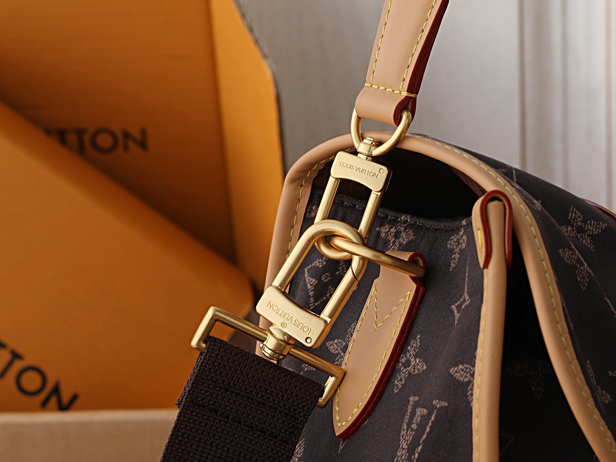 Louis Vuitton Jet Lag Bag - Image 6