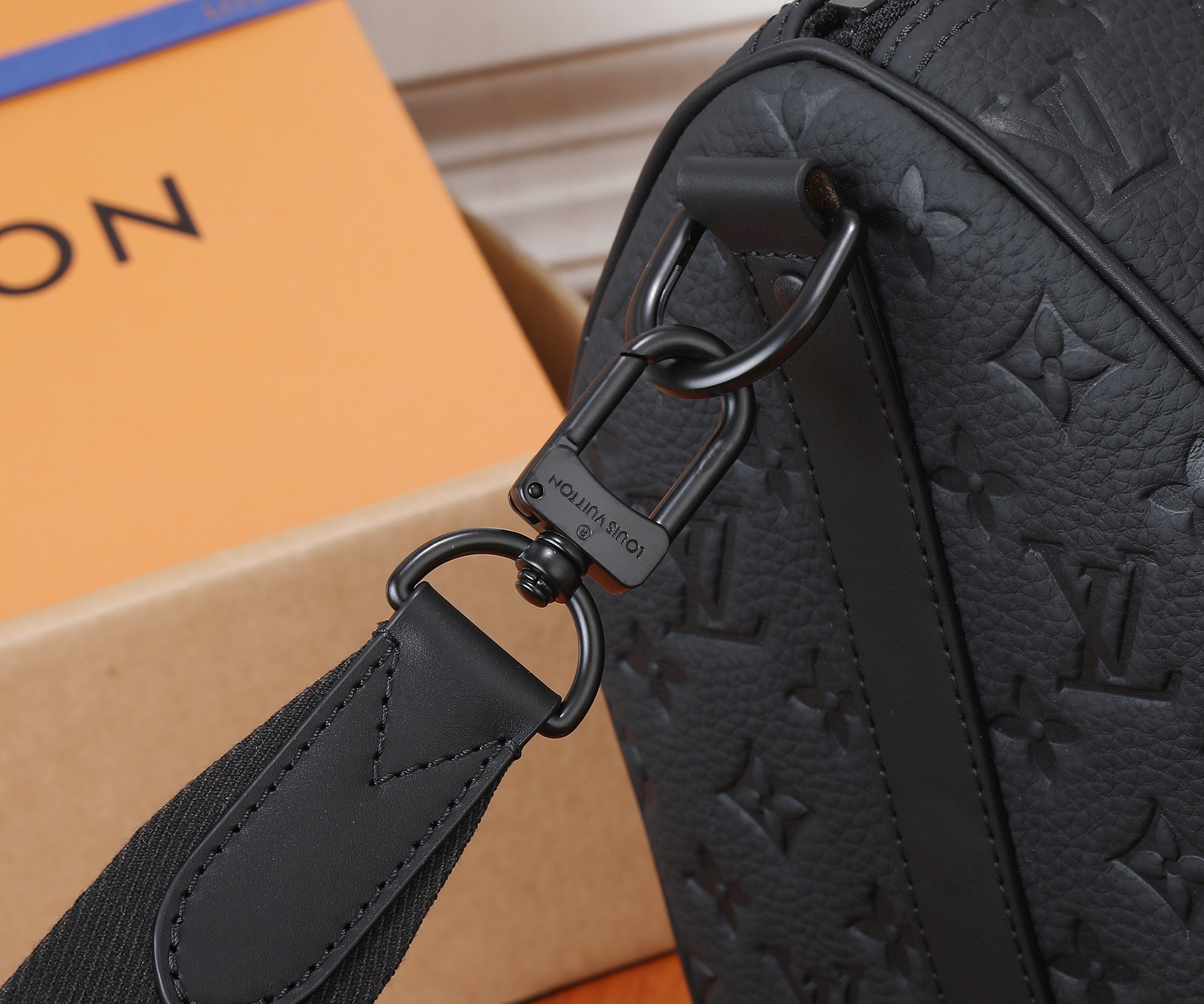 Louis Vuitton Keepall Bandoulière 35 Travel Bag - Image 6