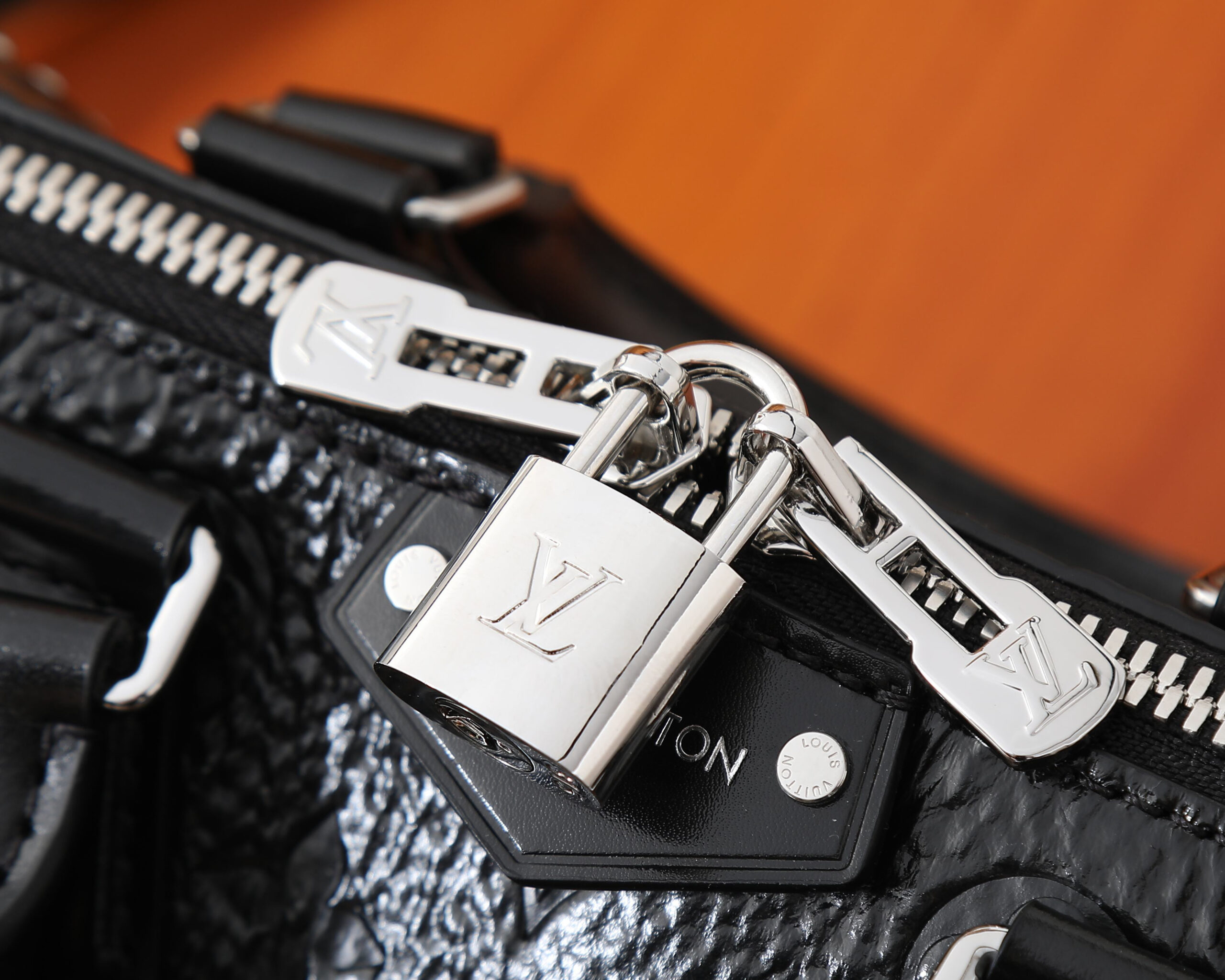 Louis Vuitton Speedy Trunk 20 Handbag - Image 6