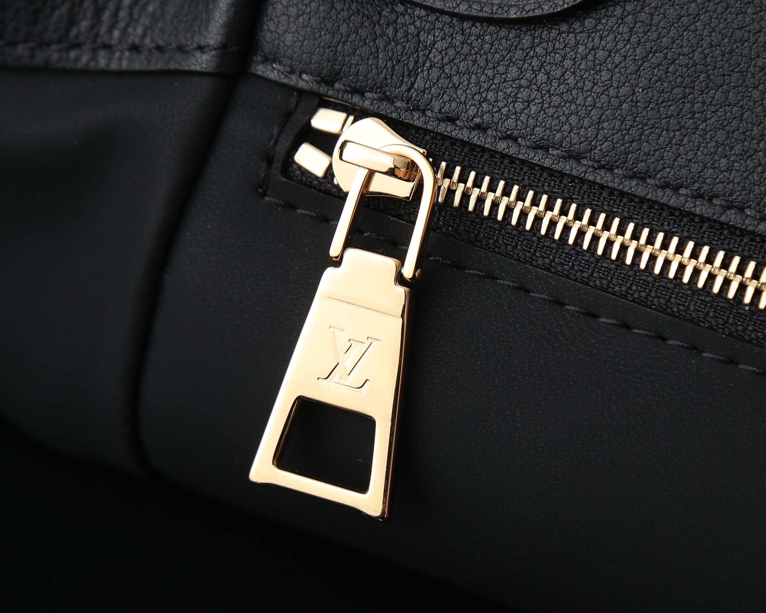 Louis Vuitton Vendôme PM Handbag - Image 6