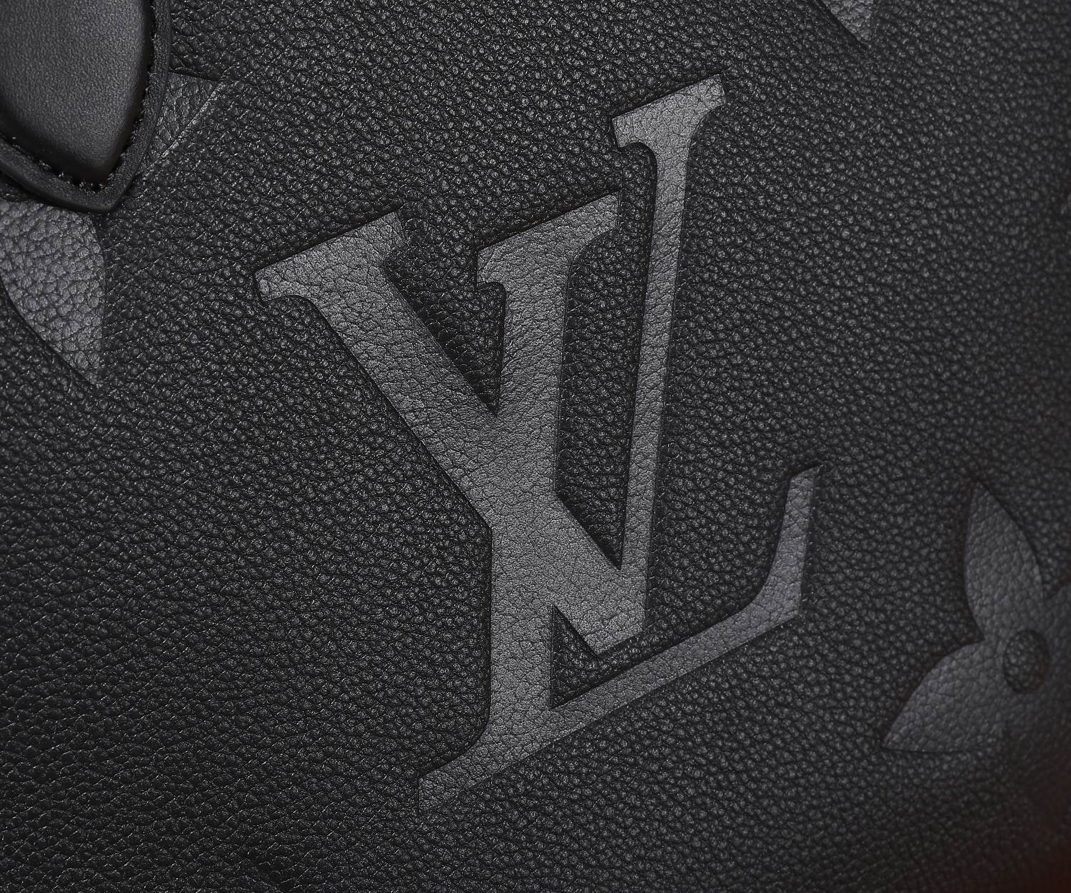 Louis Vuitton OnTheGo MM Monogram Leather Tote Bag - Image 6