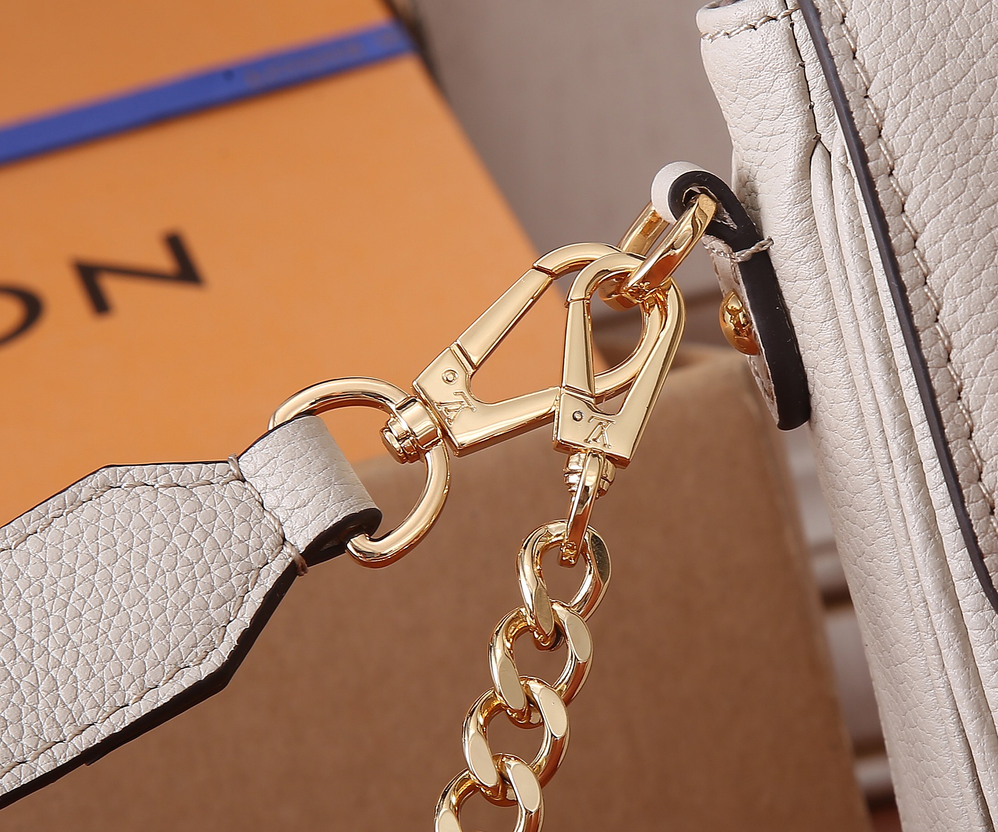 LV Twist Oxford Handbag - Image 6