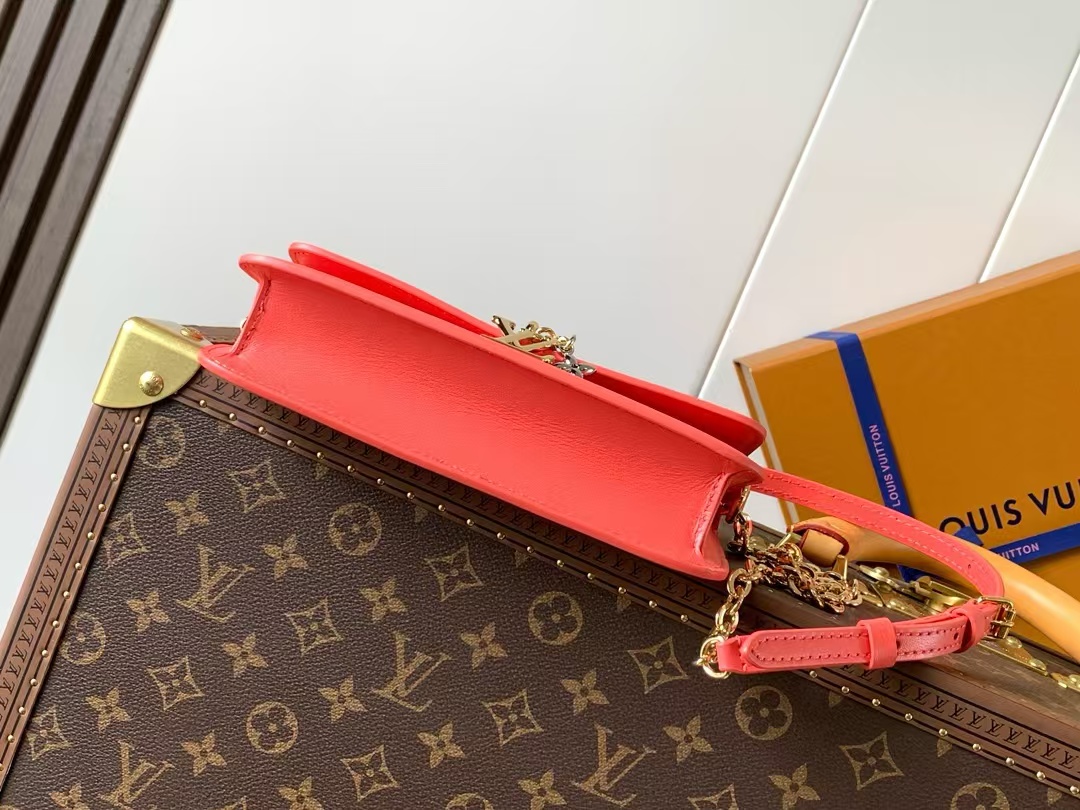Louis Vuitton LV Bloom Wallet on Chain M14548 - Image 6