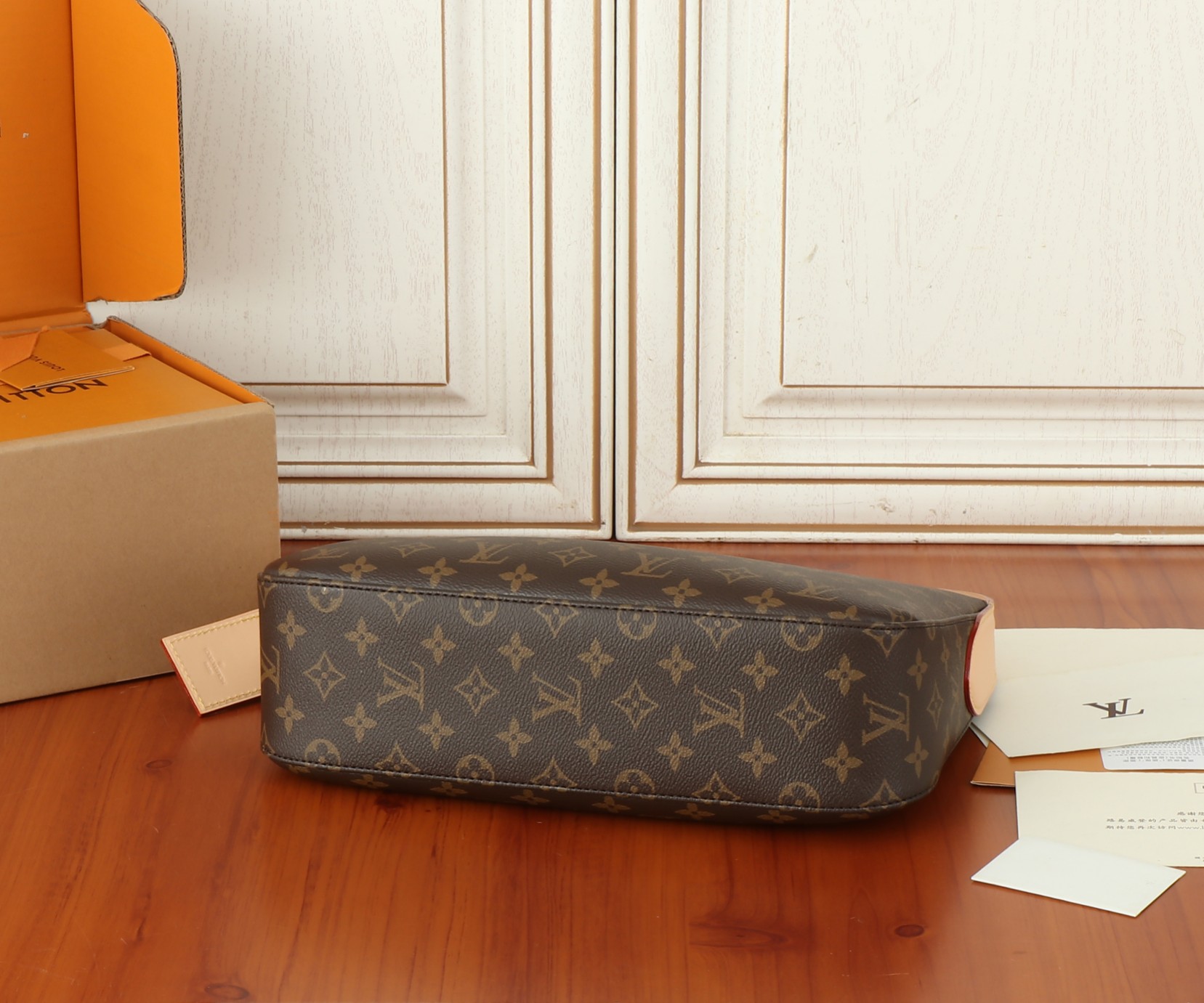 Louis Vuitton Slouchy Small Handbag M11952 - Image 6