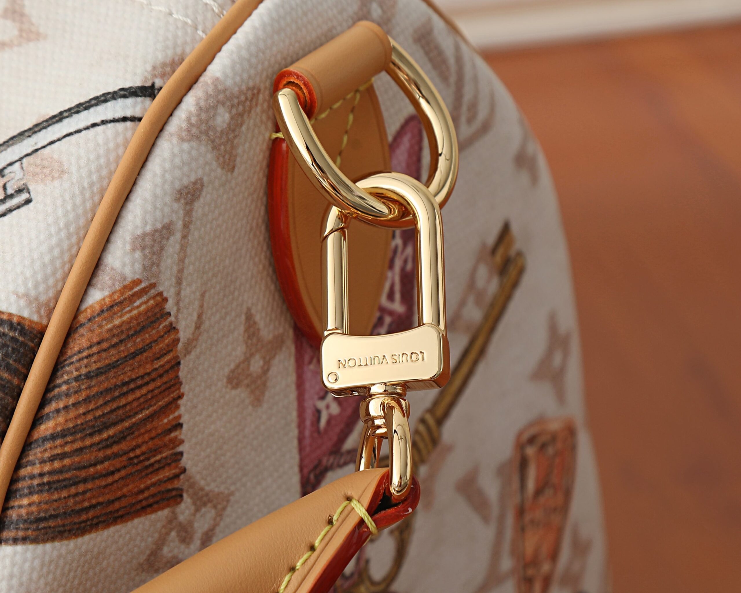 Getaway Speedy 30 Soft Handbag - Image 6