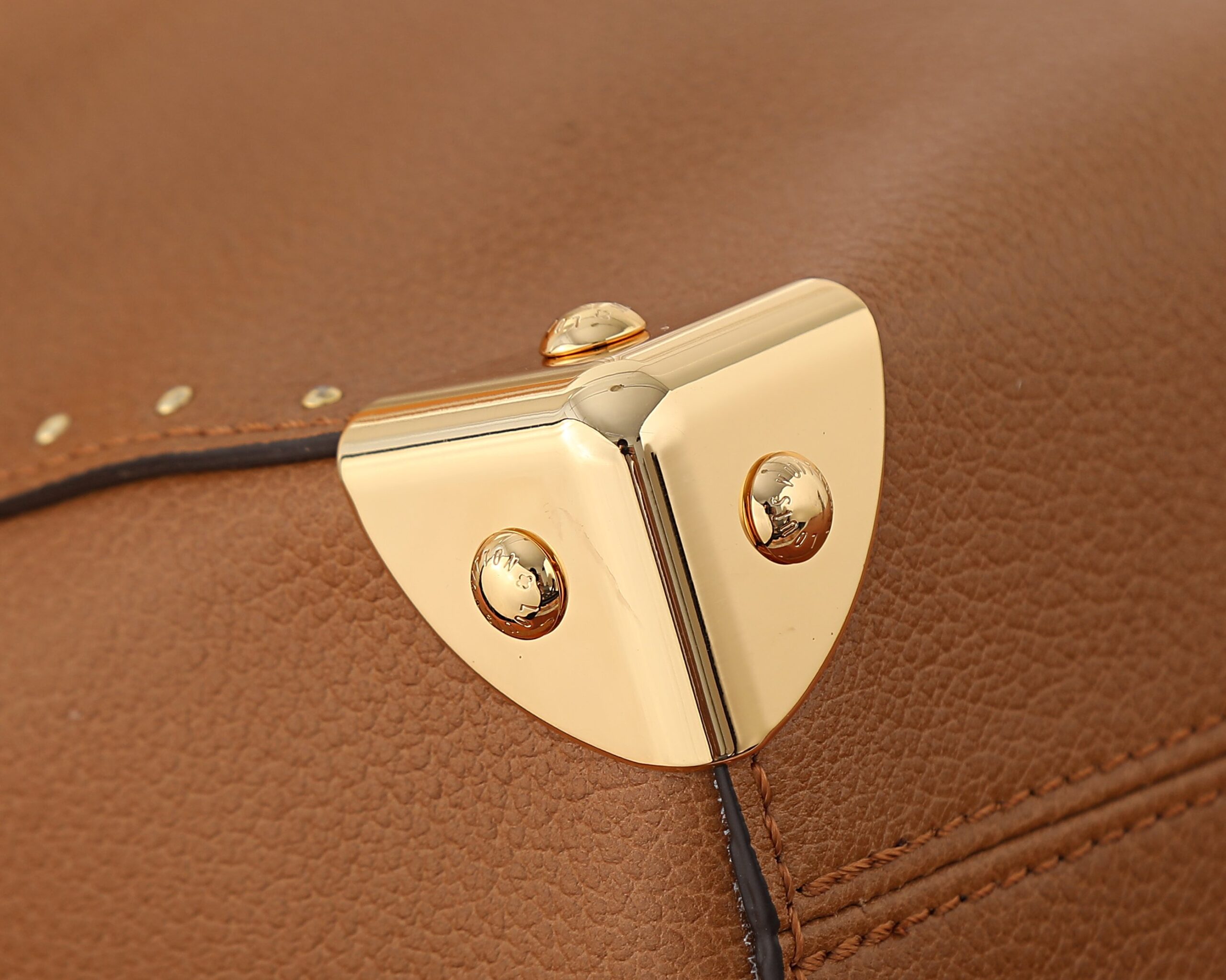 Louis Vuitton Noé Trunk Leather Crossbody Bag - Image 6