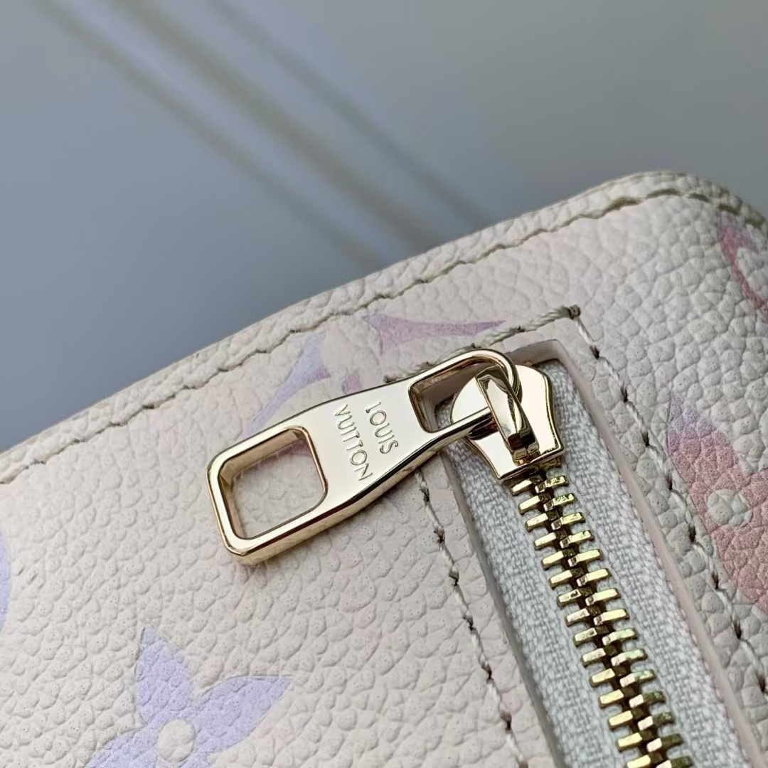 Louis Vuitton Pochette Métis East West Crossbody Bag in Textured Cowhide Leather - Image 6