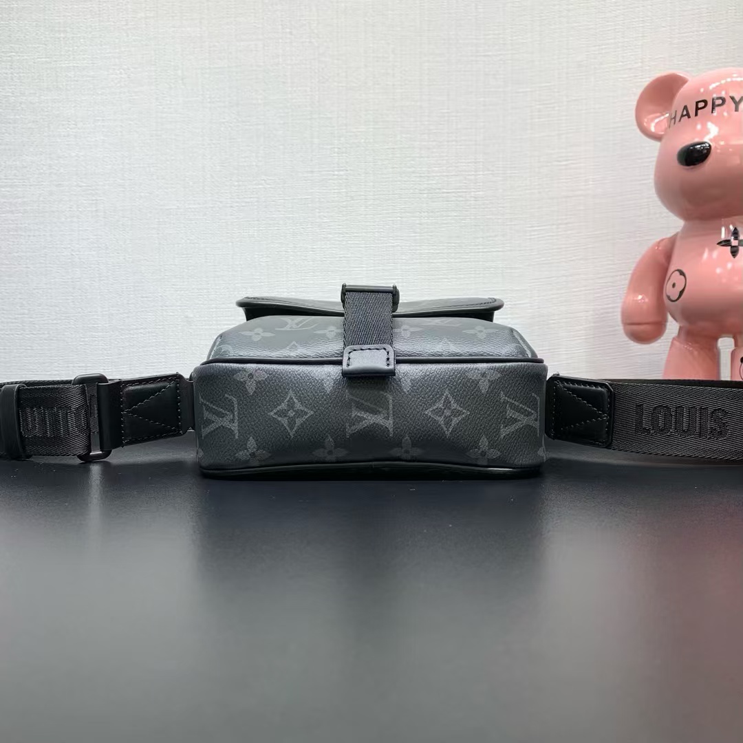 Louis Vuitton Getaway Messenger Bag in Monogram Eclipse Canvas - Image 6