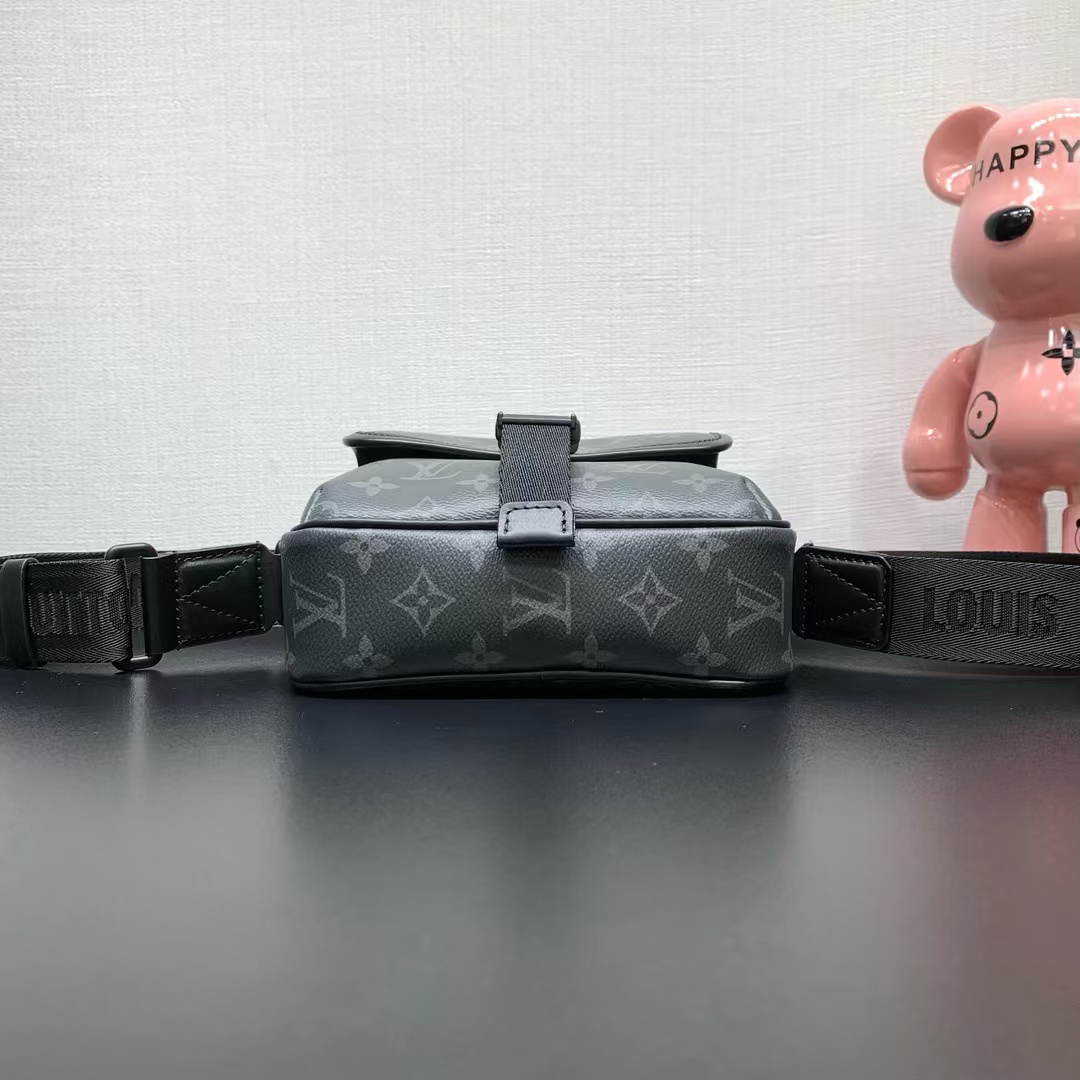 Getaway Messenger Bag - Image 6