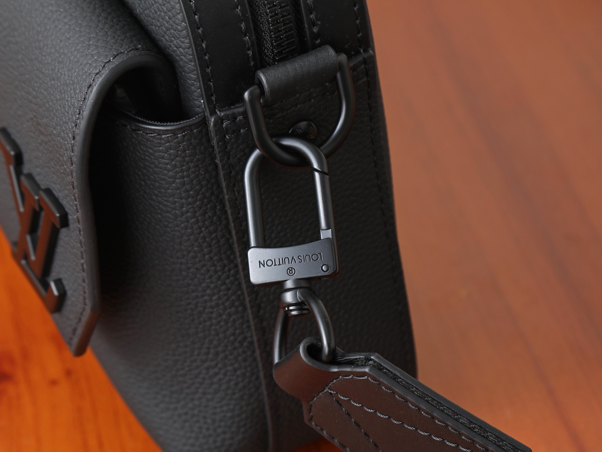 Louis Vuitton Fastline Leather Crossbody Bag - Image 6