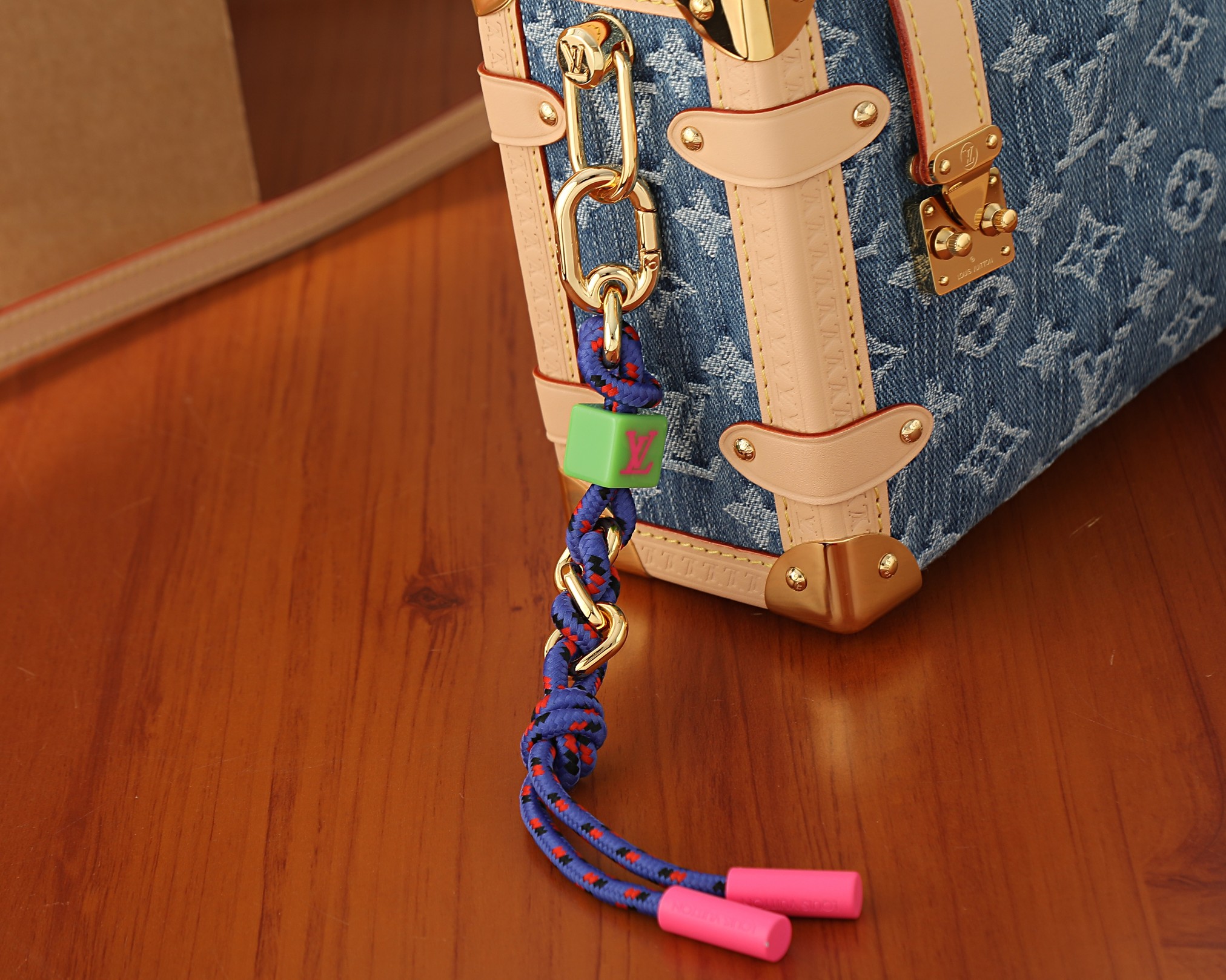 Side Trunk Medium Denim Shoulder Bag - Image 6