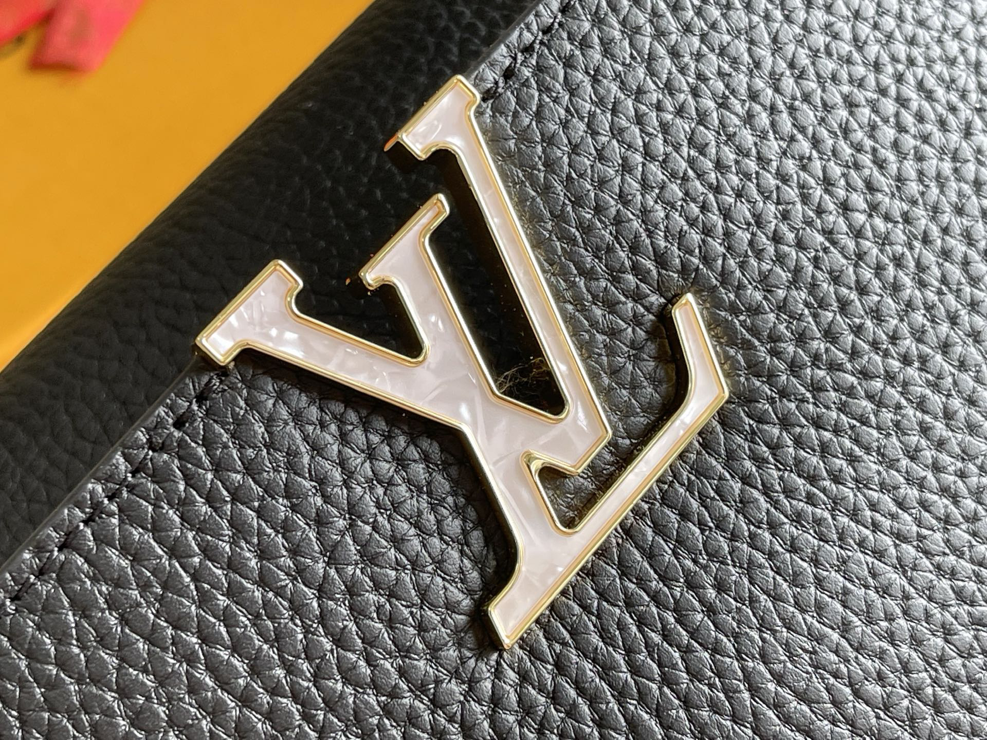 Louis Vuitton Capucines Small Taurillon Leather Handbag - Image 6