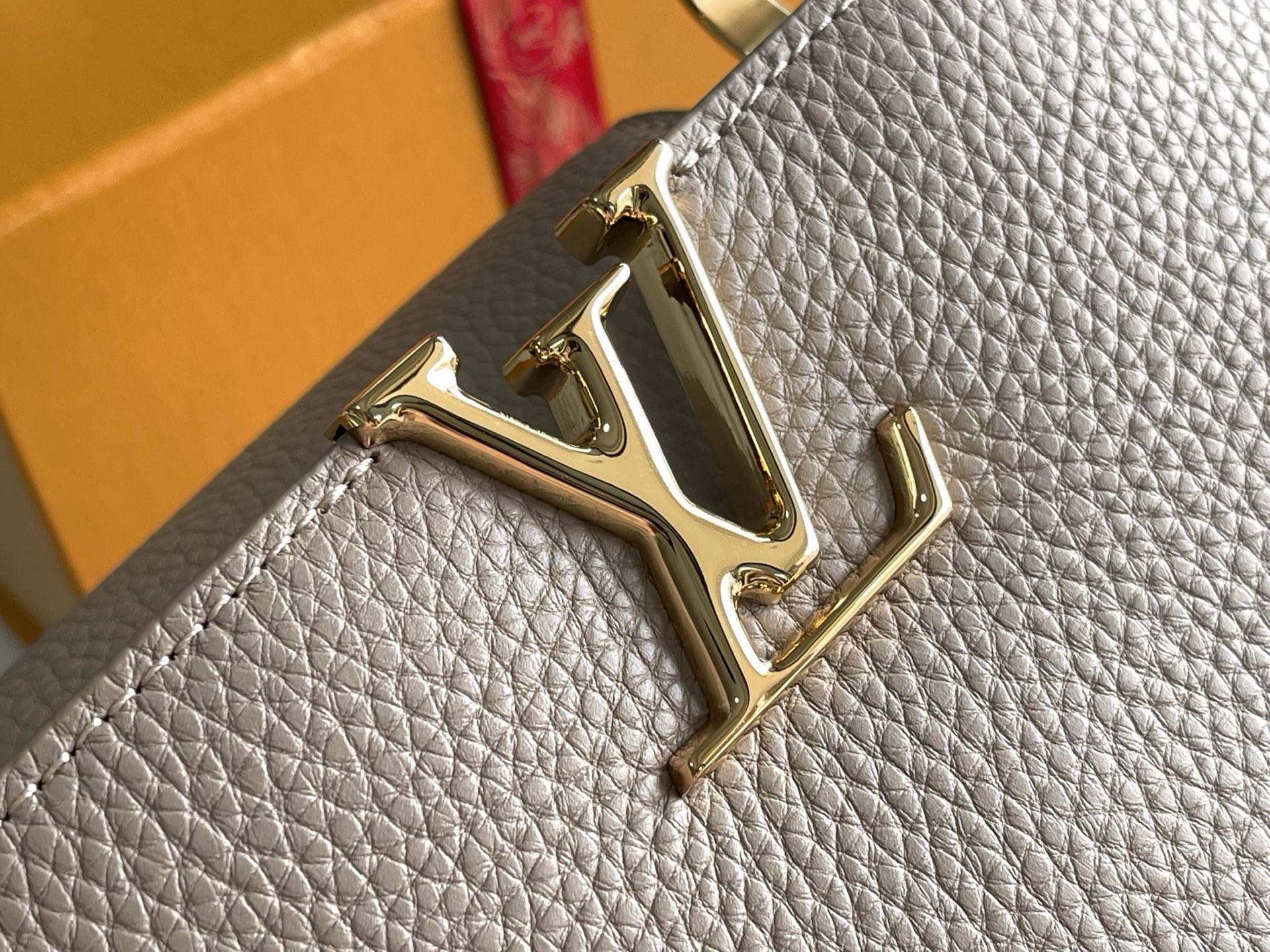 Louis Vuitton Capucines BB Handbag, Gray, Small - Image 6