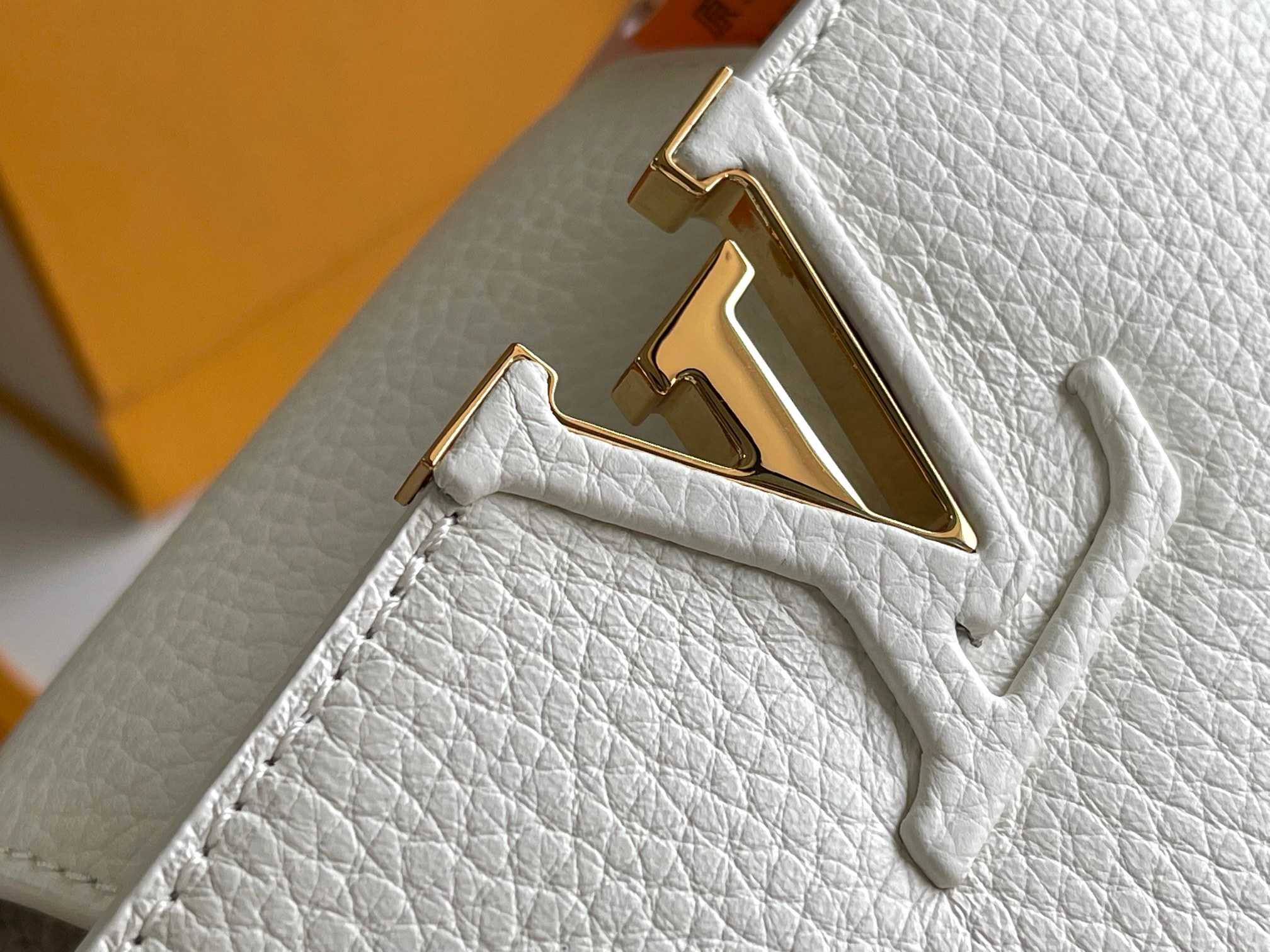 Louis Vuitton Capucines BB Handbag - Image 6