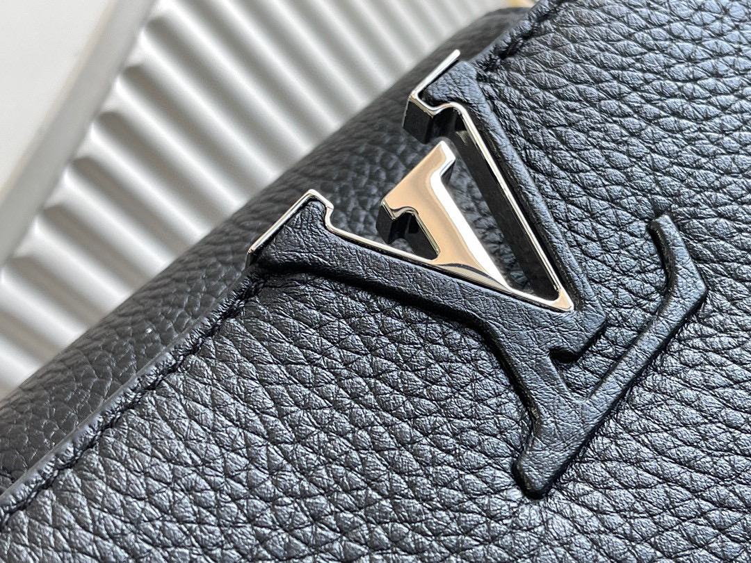 Louis Vuitton Capucines BB Handbag in Taurillon Leather - Image 6