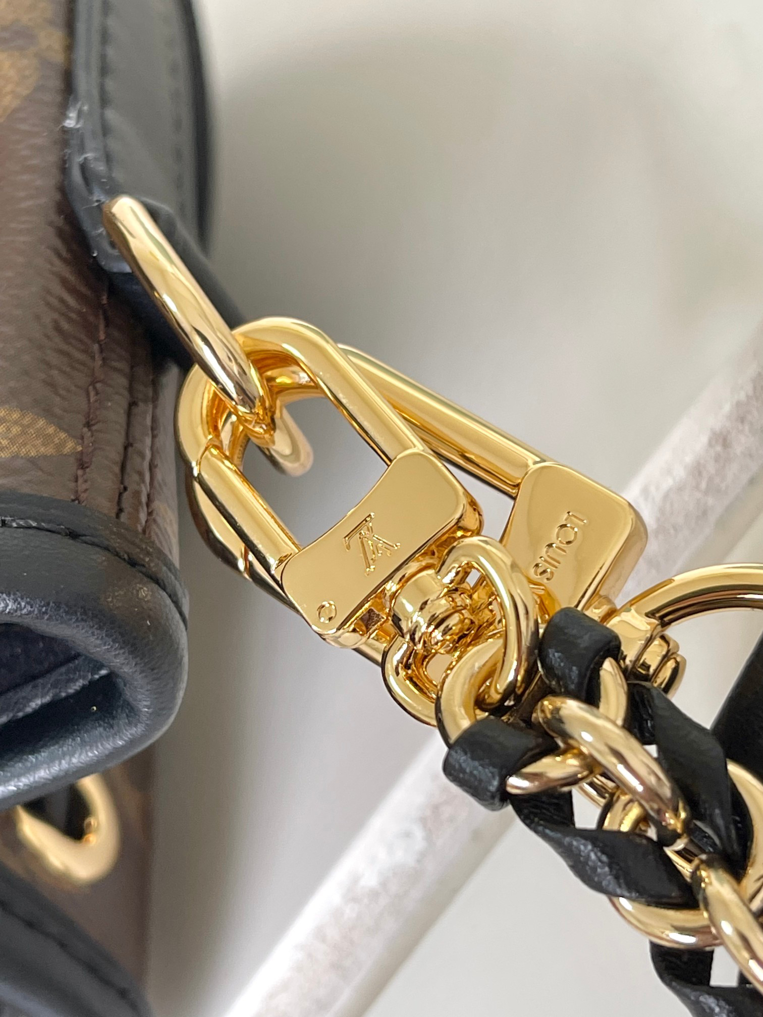 Louis Vuitton Canoé Bucket Bag M83480 - Image 6