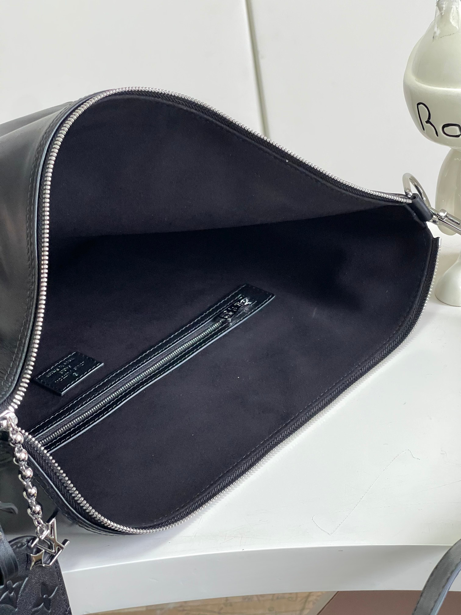 Louis Vuitton Métis Handbag M13986 in Black - Image 6