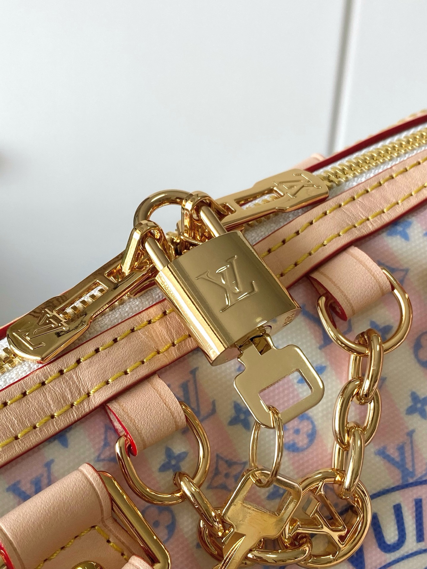 Louis Vuitton Speedy Bandoulière 20 Crossbody Bag in Pink - Image 6