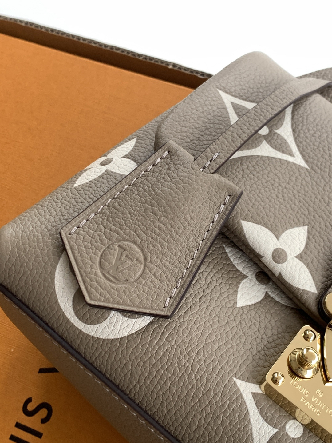 Louis Vuitton Madeleine BB Handbag - Image 6
