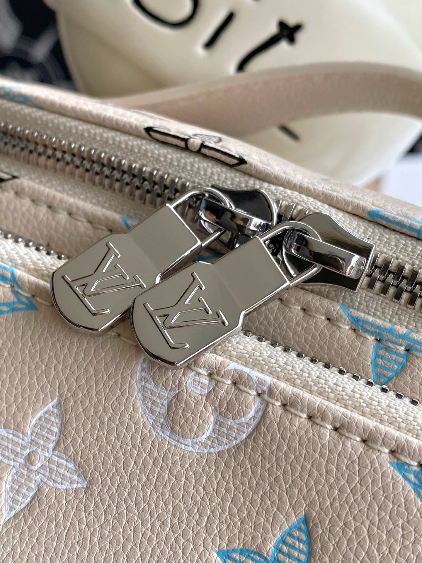 Louis Vuitton Rush Belt Bag M28619 White - Image 6