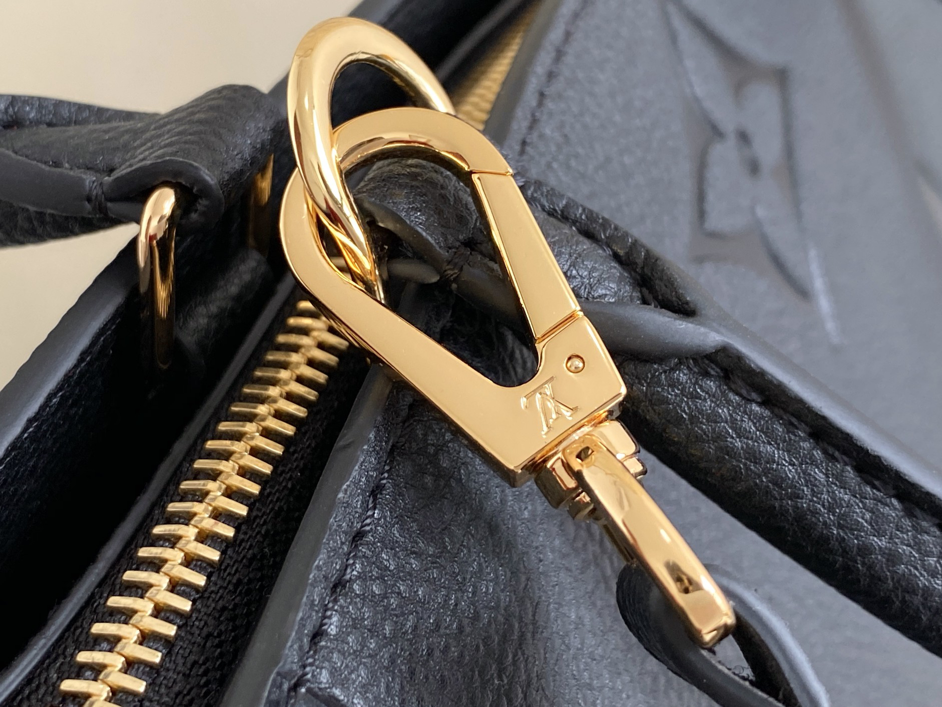 Louis Vuitton Grand Palais Handbag - Image 6